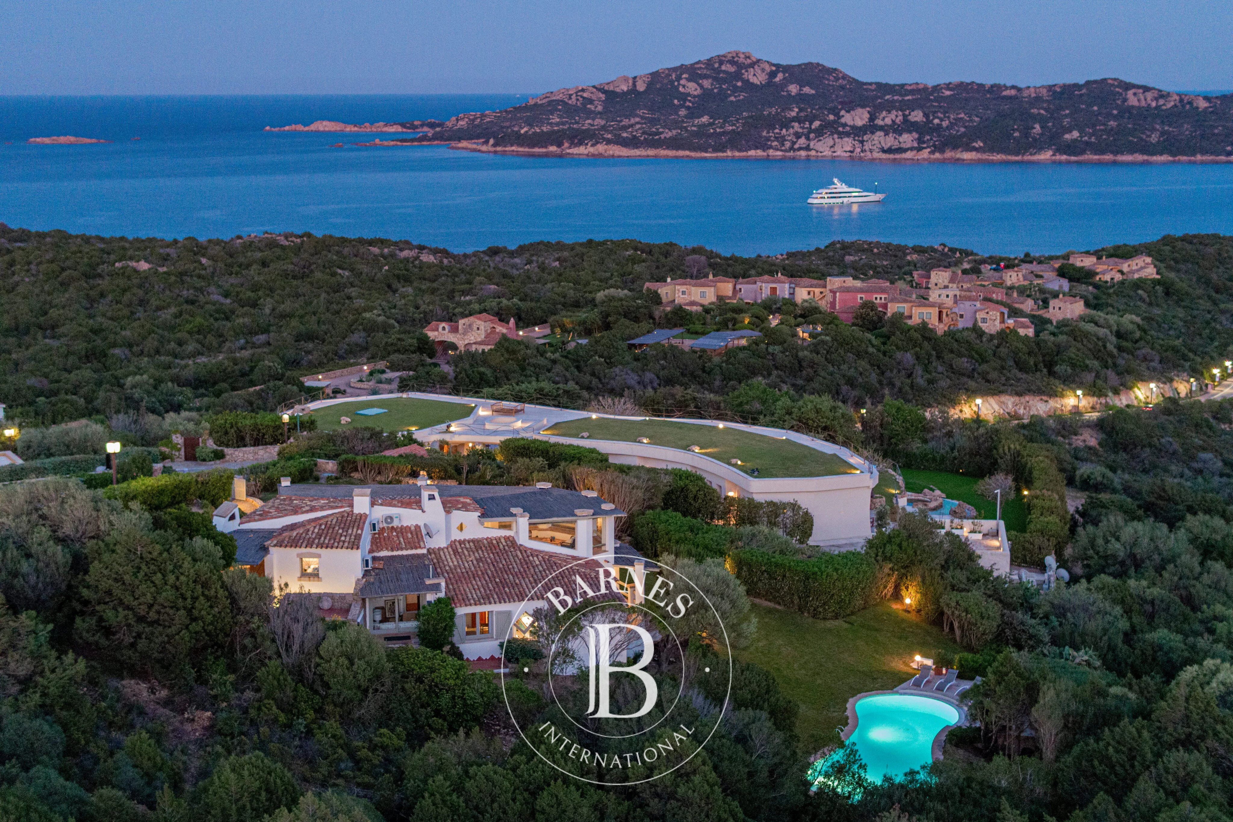 Villa Porto Cervo - picture 1