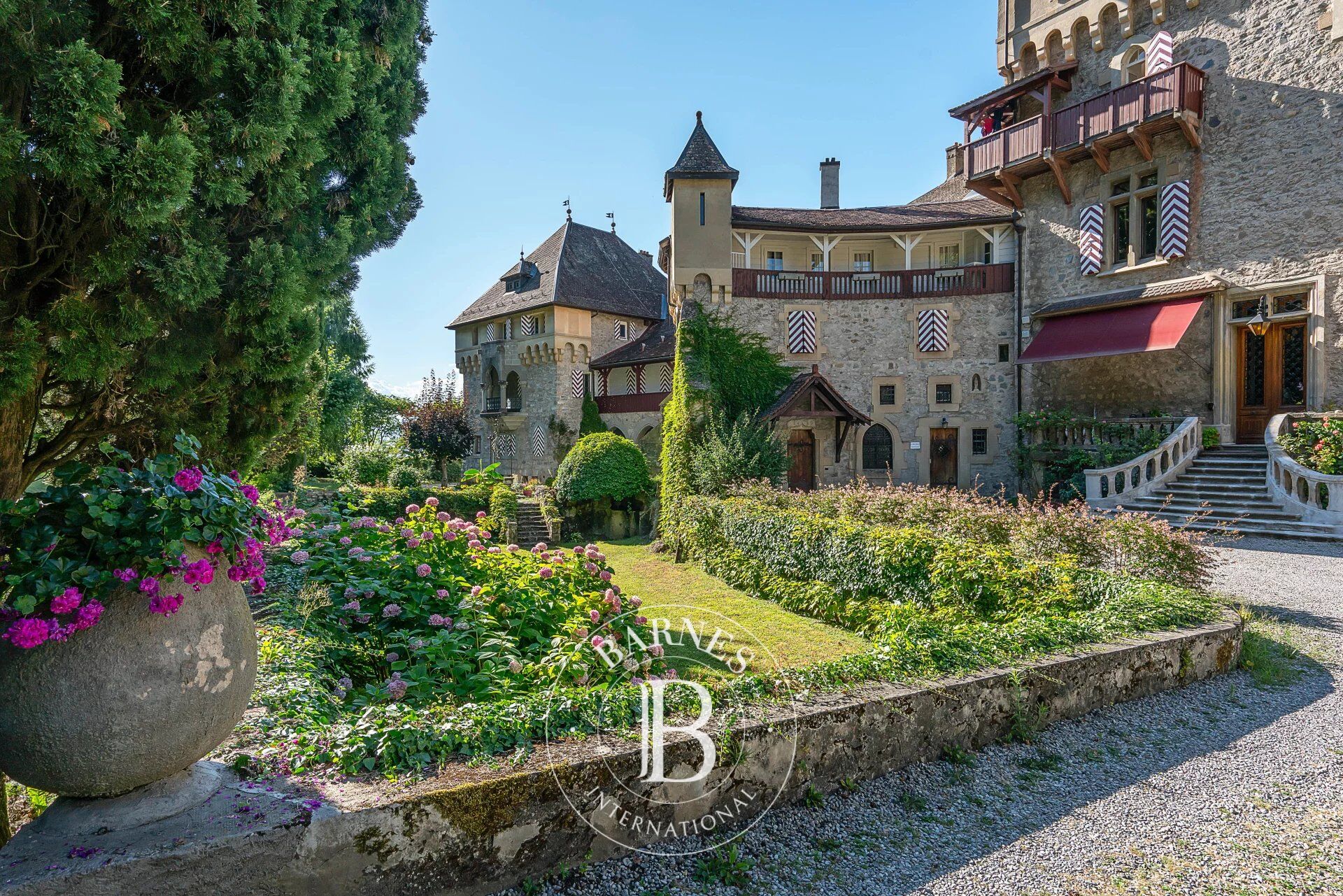 Daire Lugrin - picture 18