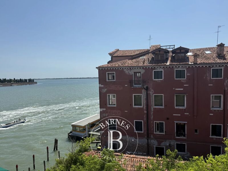 Alquilado, Piso Venezia - picture 3