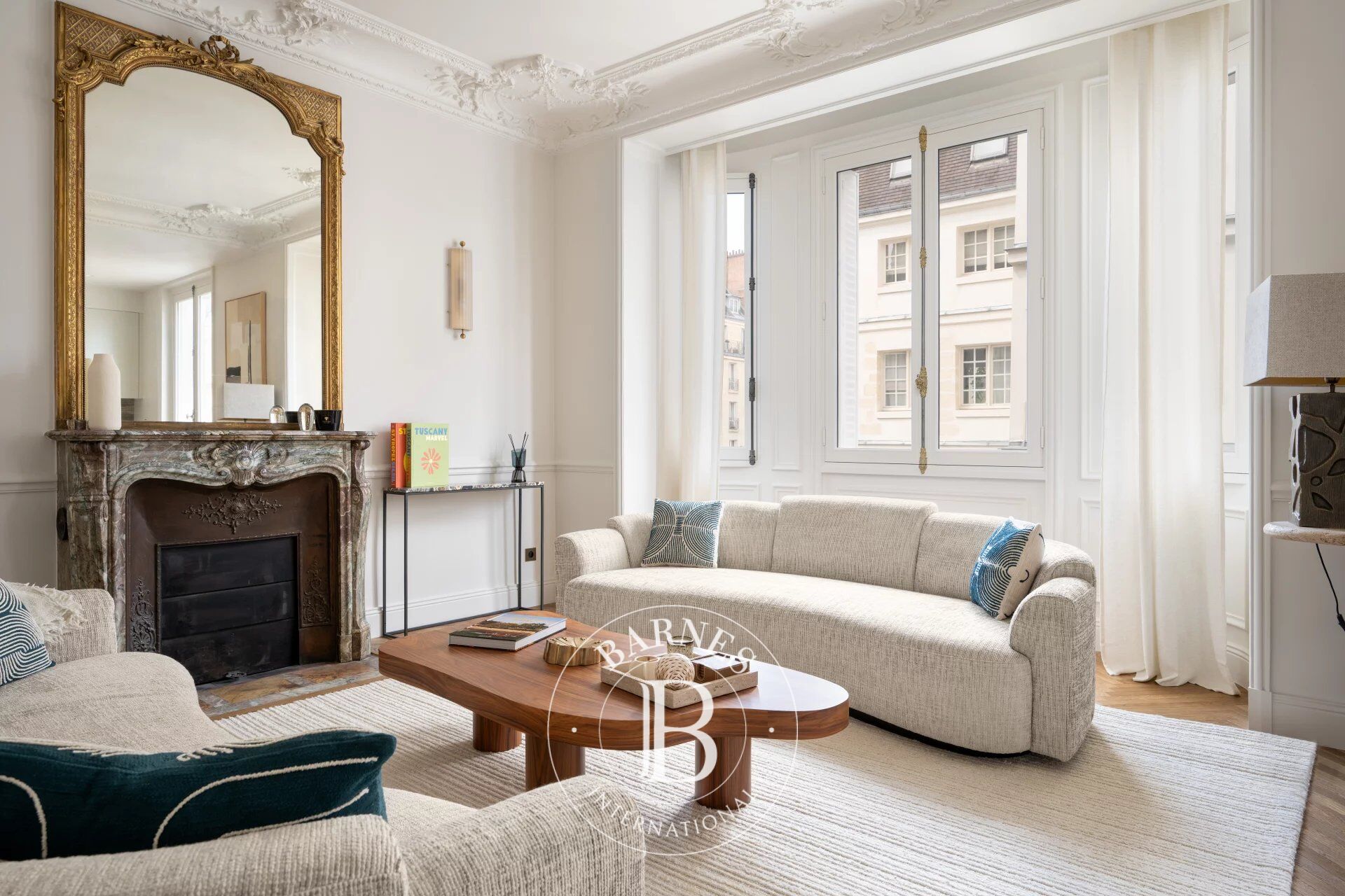 Piso Paris 6ème - picture 2