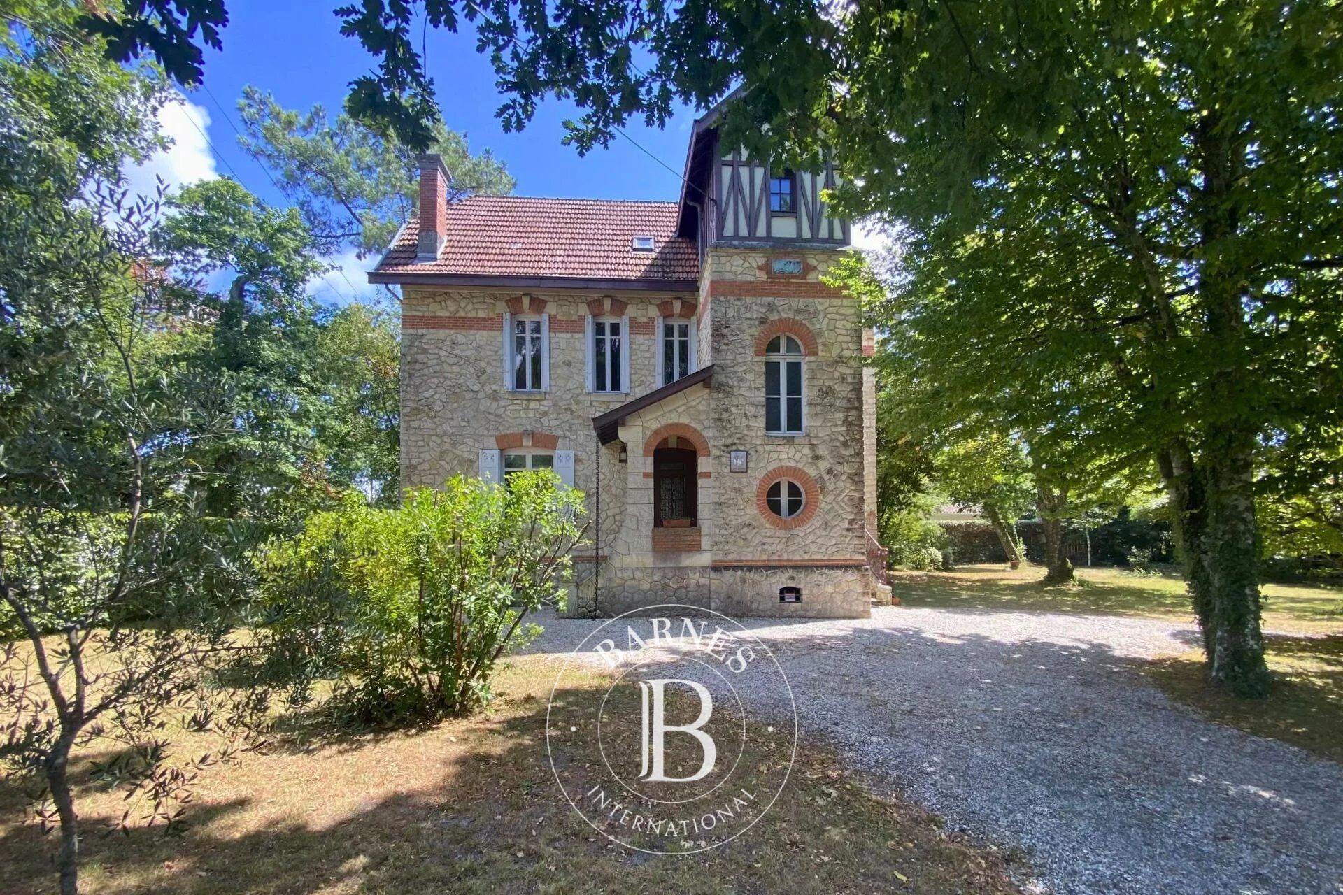 MAISON DE MAÎTRE AVEC TERRAIN DIVISIBLE À TAUSSAT, SUR LE BASSIN D’ARCACHON - picture 2