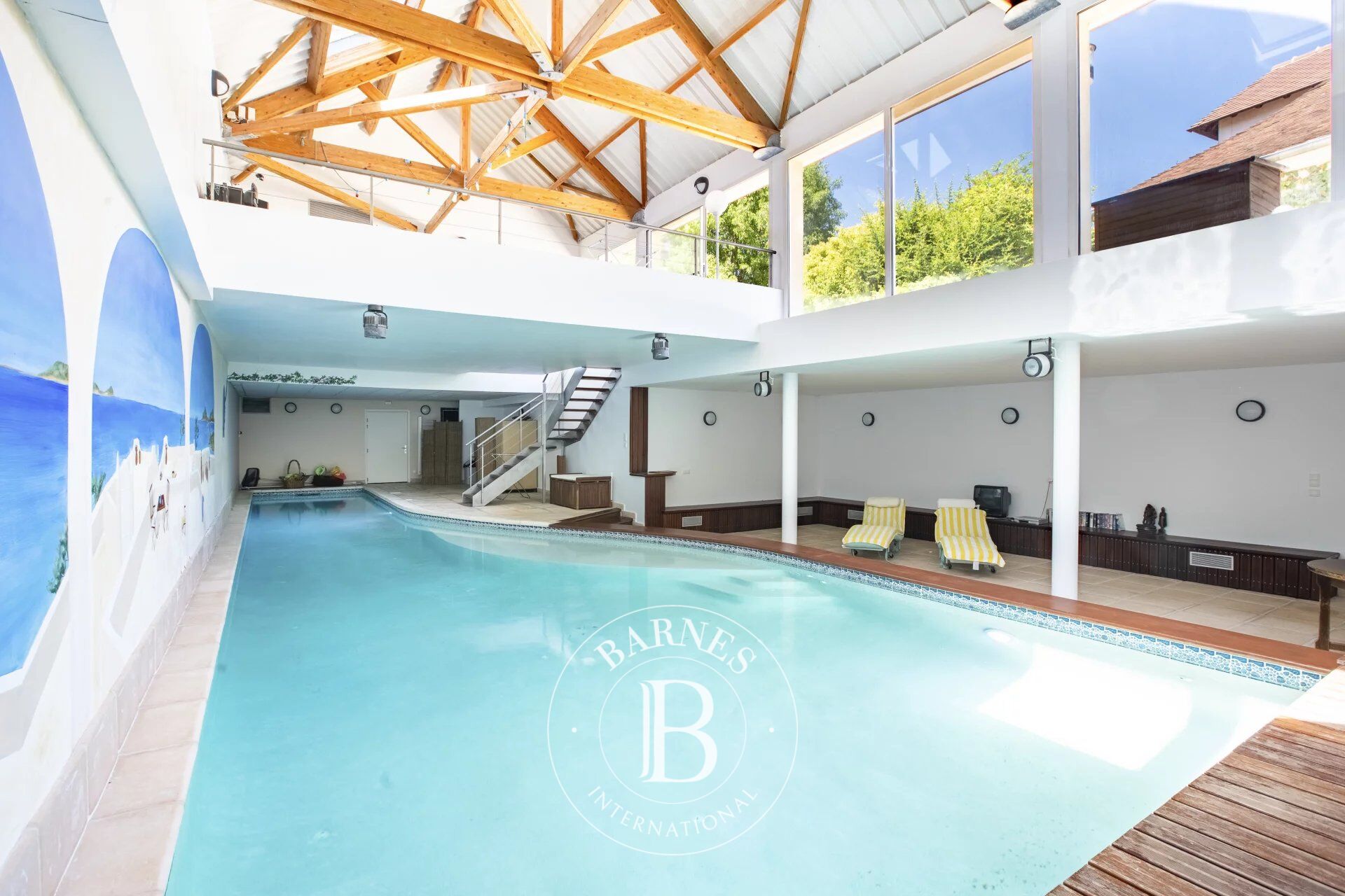 Chambourcy - proche commodités - maison avec piscine intérieure - picture 1