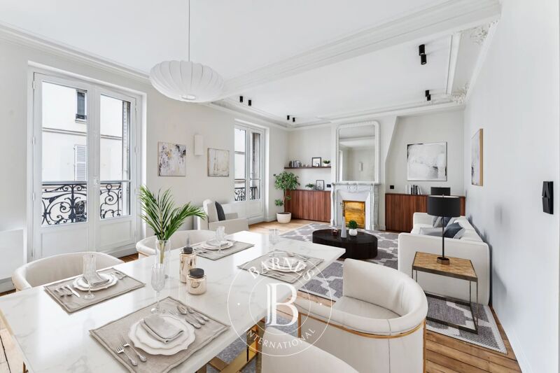 Paris 7 - Champ de Mars - Ascenseur - Deux chambres - Balcon - Lumineux.