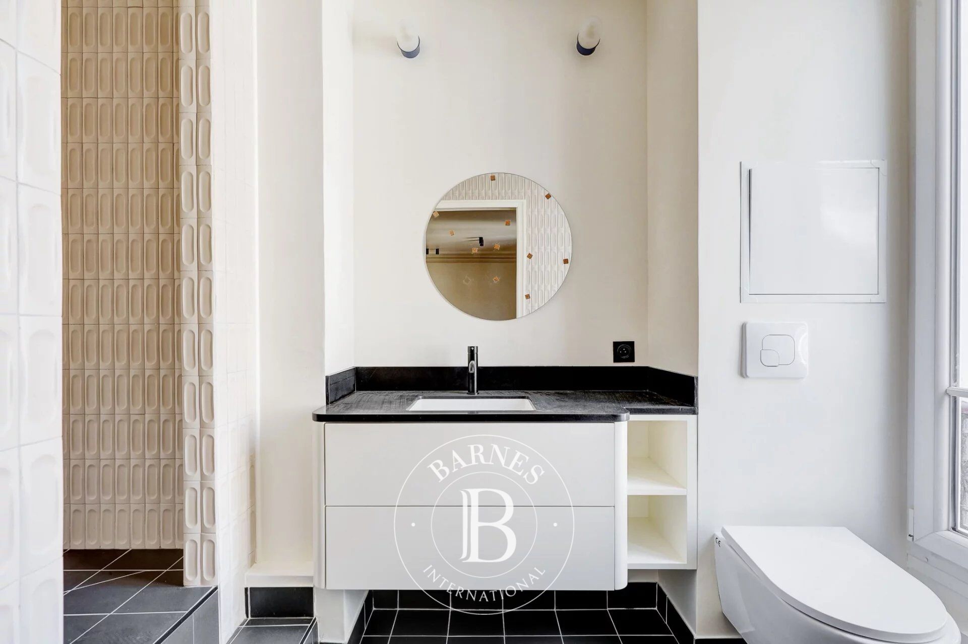 Charming, fully renovated studio apartment - Parc Monceau - picture 2