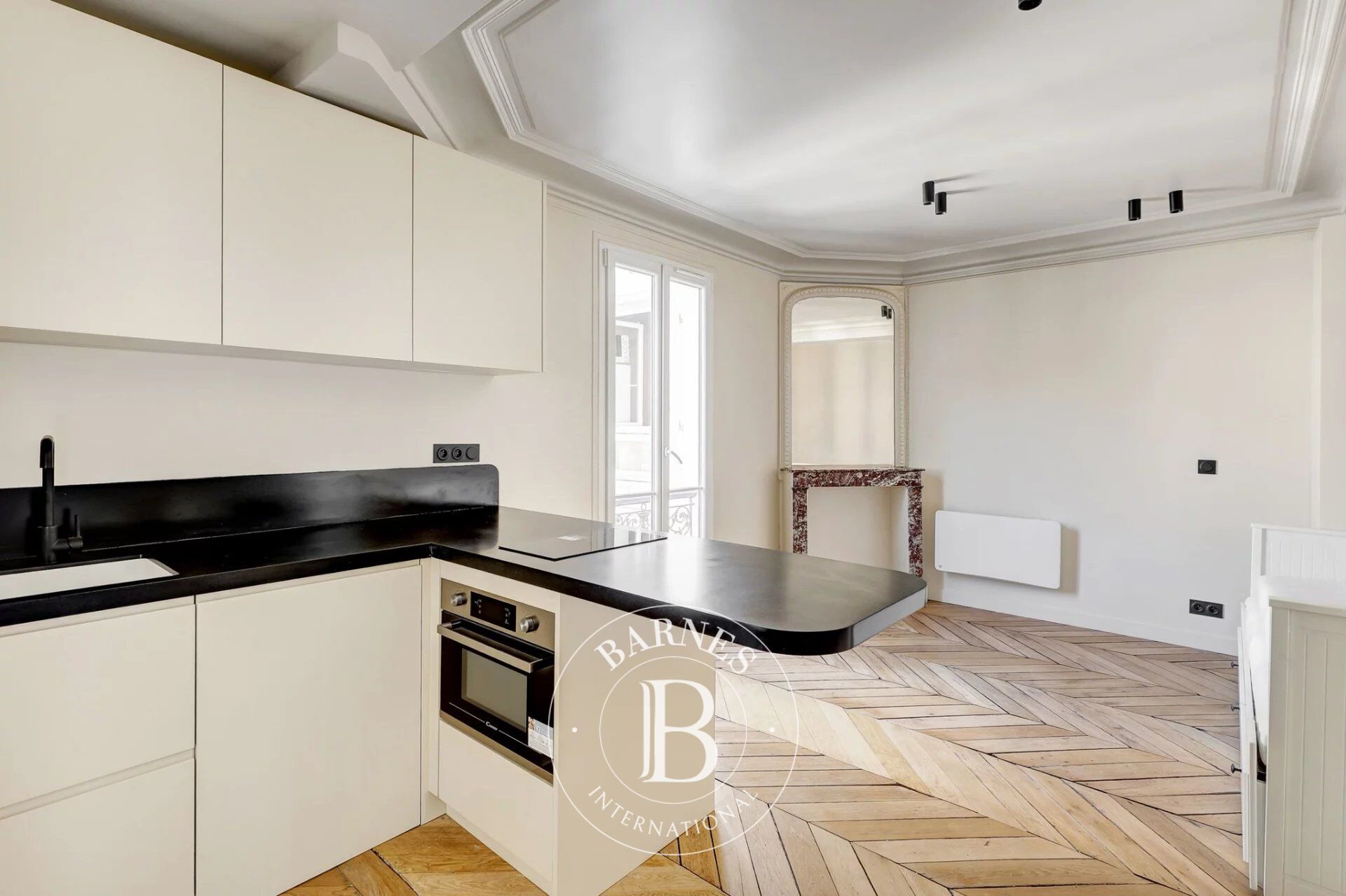 Charming, fully renovated studio apartment - Parc Monceau - picture 3