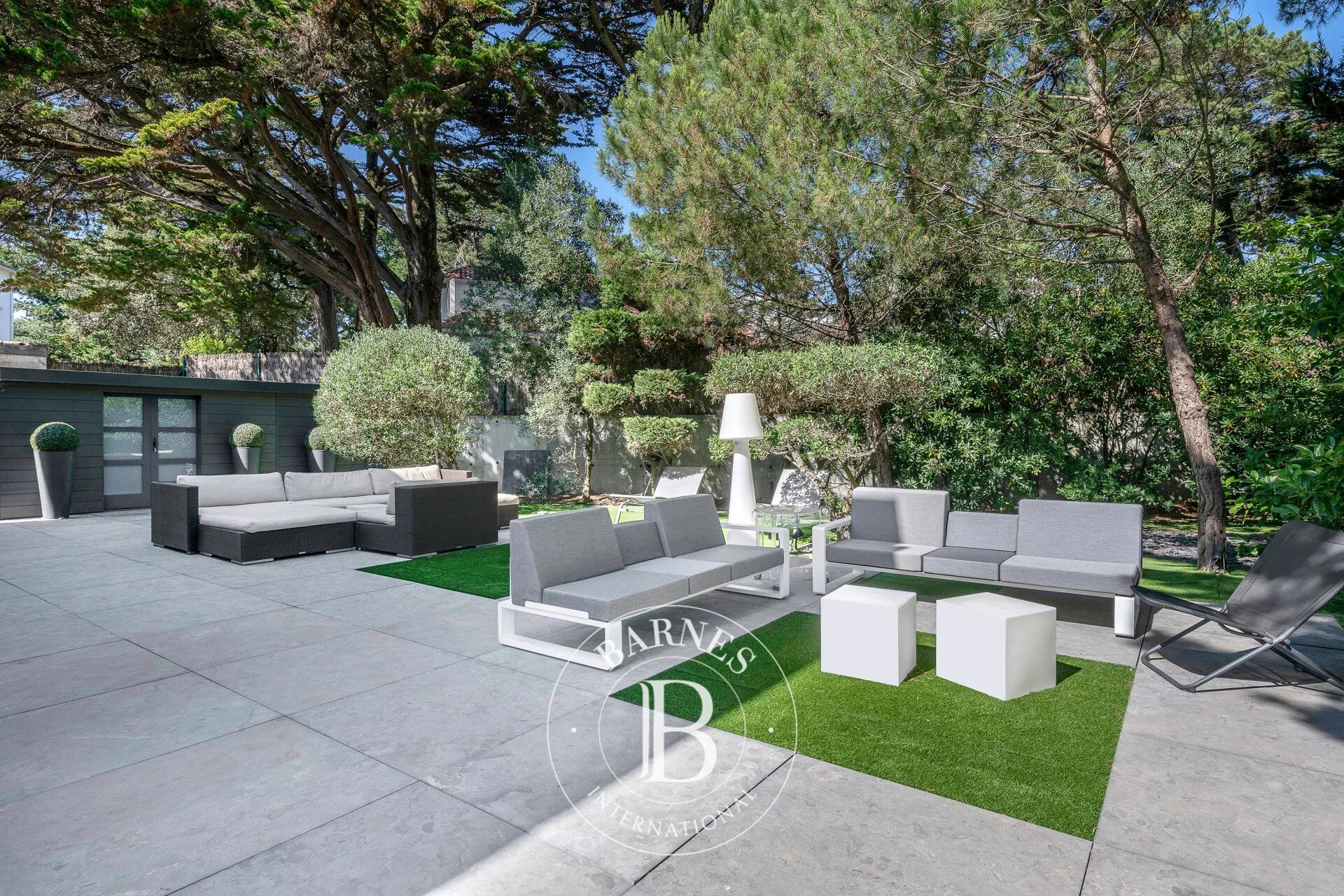 LA BAULE - Villa contemporaine de standing de 400 m² - picture 2