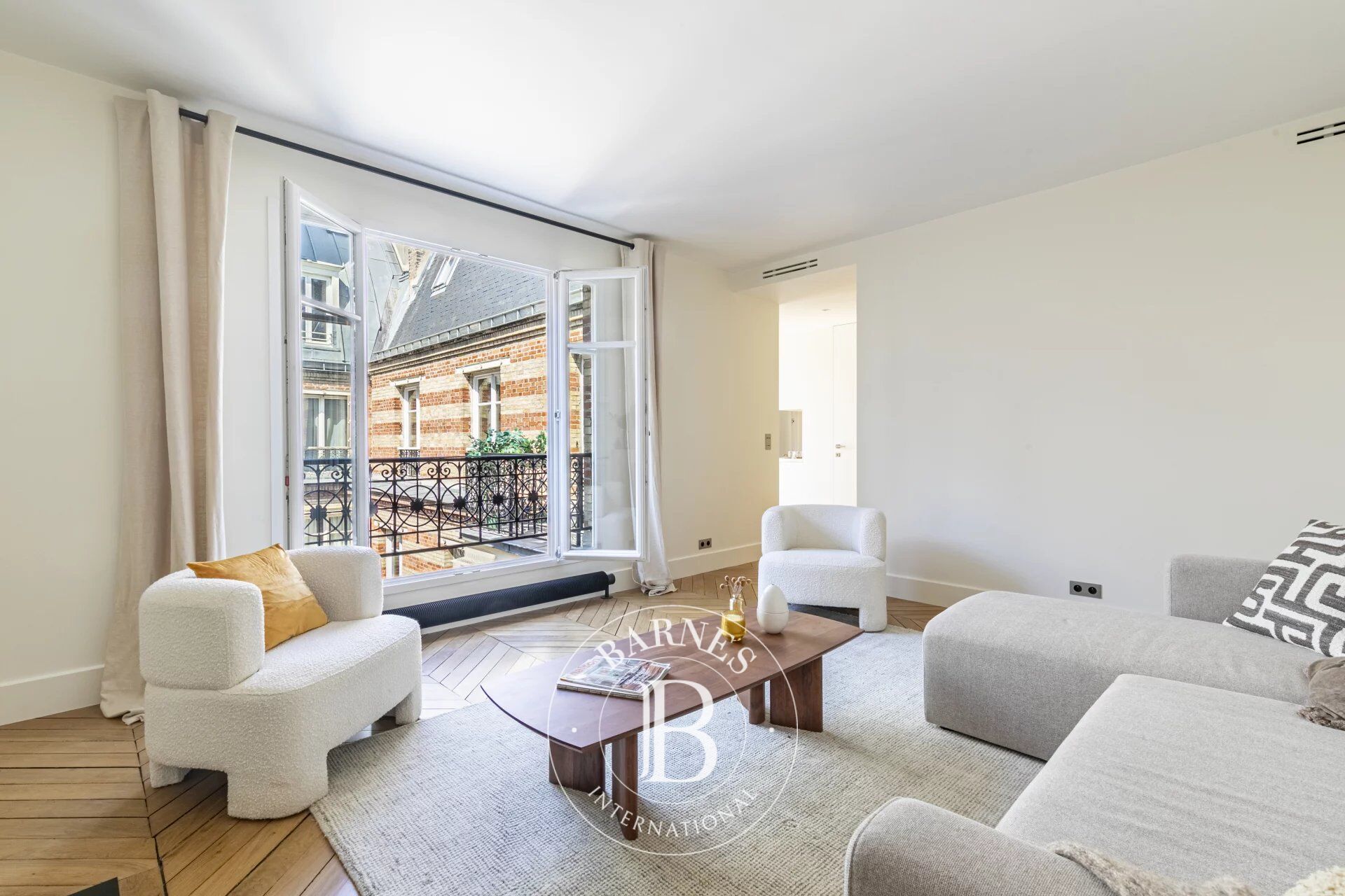 Paris VII - Tourville - dernier étage - espace extérieur - deux chambres - climatisé - picture 2