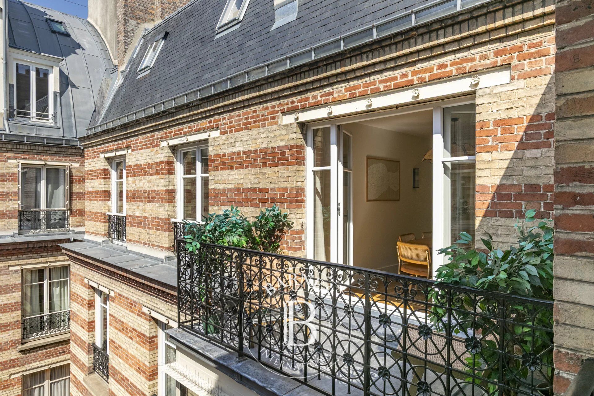 Paris VII - Tourville - dernier étage - espace extérieur - deux chambres - climatisé - picture 3