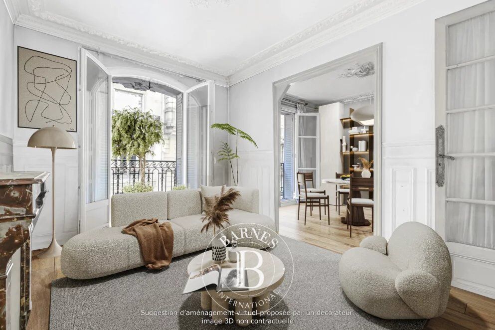 PARIS 18 - LAPEYRERE - 1 BEDROOM - PERIOD CHARM - picture 1