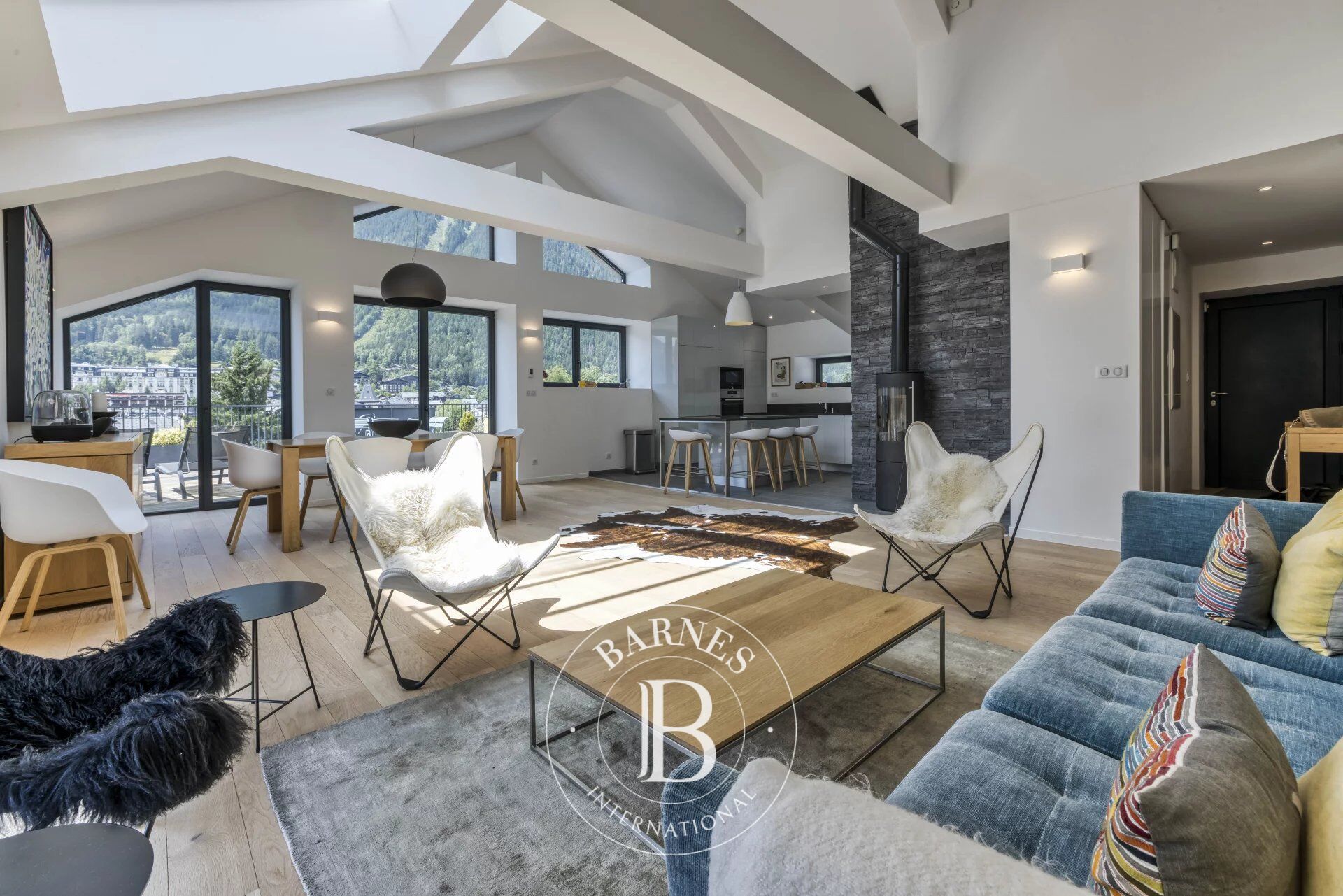 BARNES CHAMONIX - CHAMONIX CENTER - 4 BEDROOM APARTMENT -TERRACE OF 66 M² - picture 2