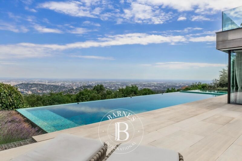 Venta, Villa Budapest - picture 1