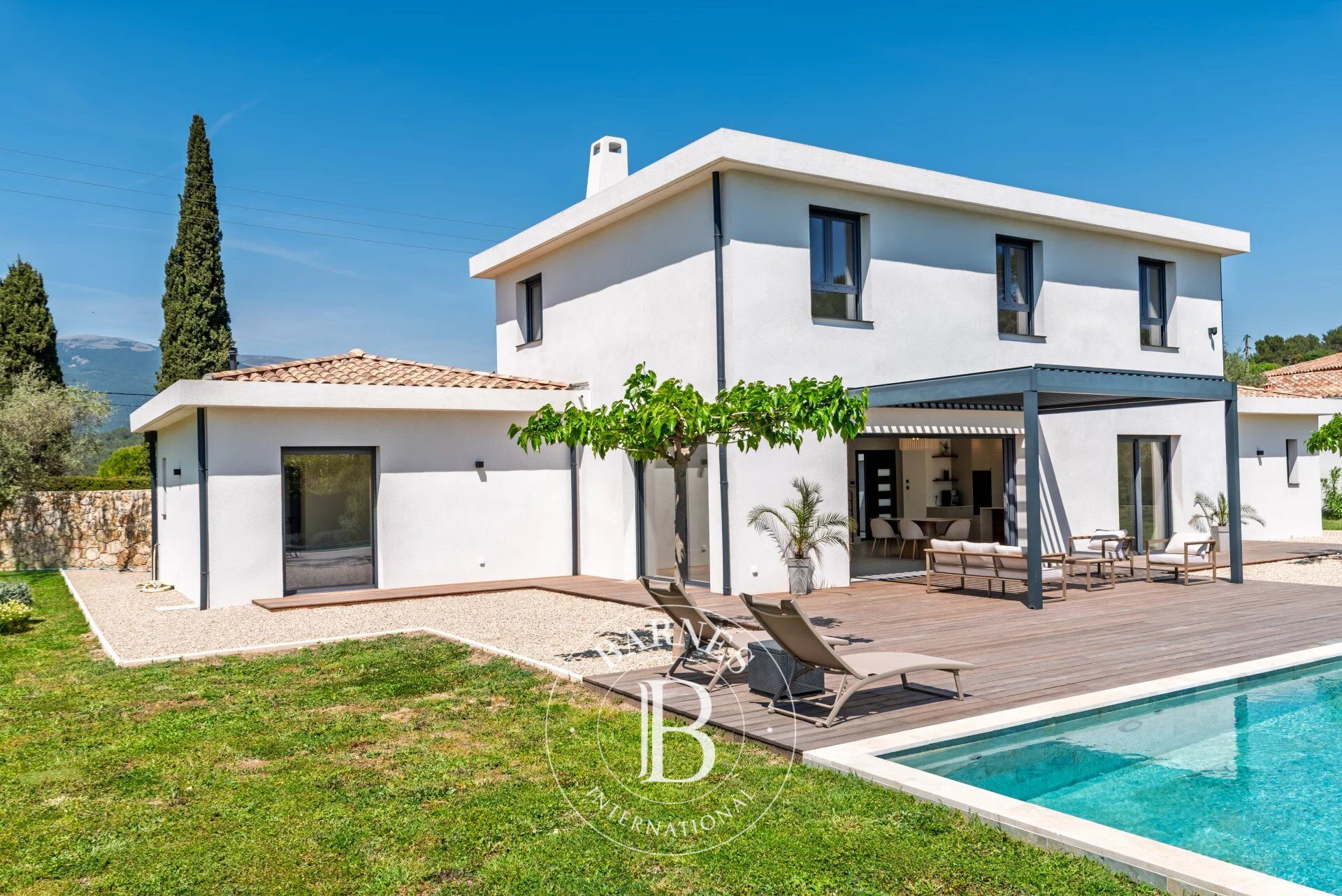 Roquefort-les-Pins - Quartier résidentiel très prisé au calme - Villa contemporaine neuve aux finitions haut de gamme - picture 3