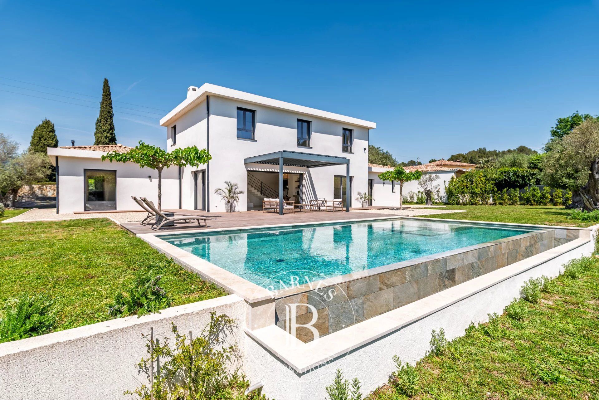 Roquefort-les-Pins - Quartier résidentiel très prisé au calme - Villa contemporaine neuve aux finitions haut de gamme - picture 1