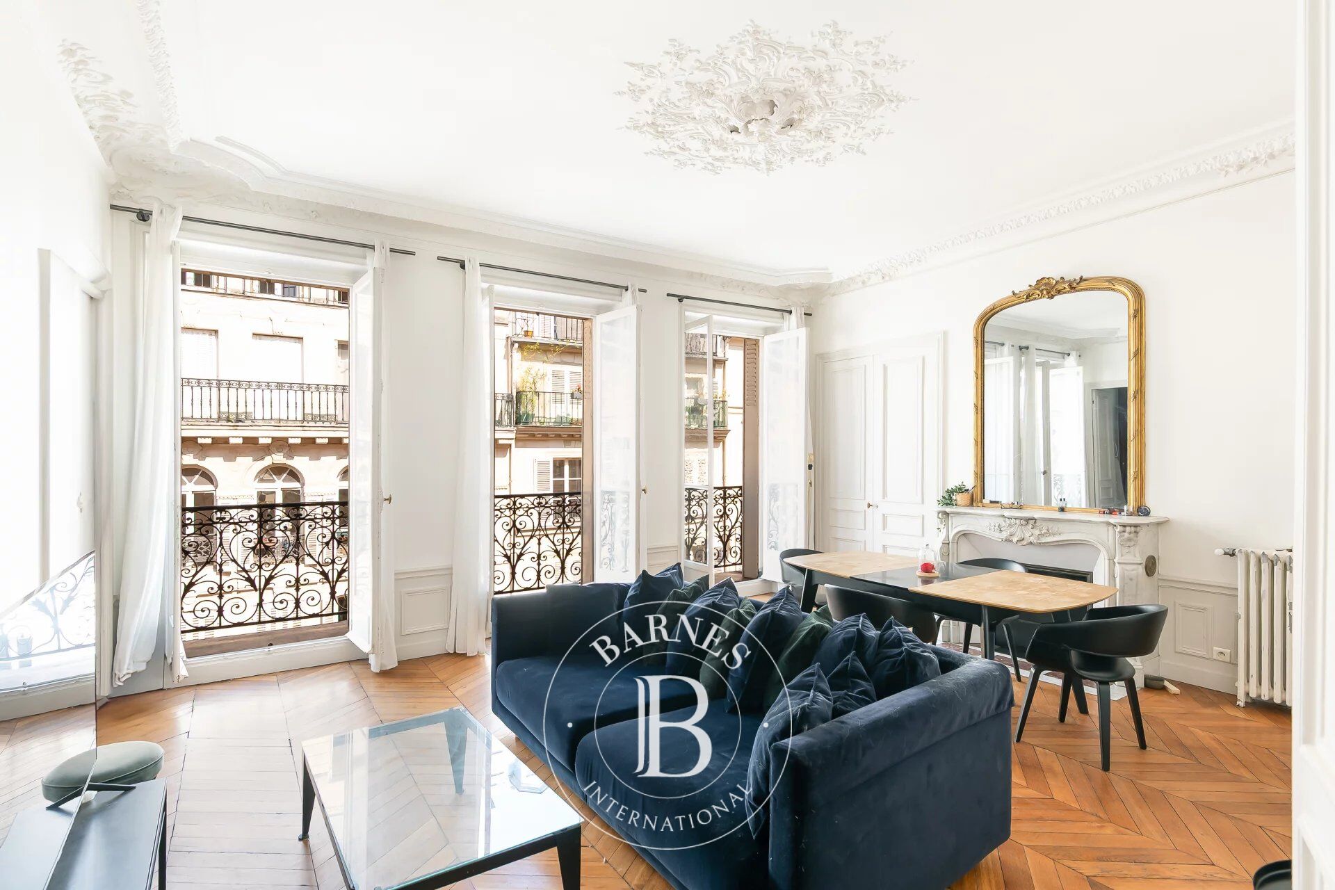 EXCLUSIVITE - PARIS 9EME - SQUARE BERLIOZ - ASCENSEUR - 3 CHAMBRES - CALME - TRAVERSANT - picture 2