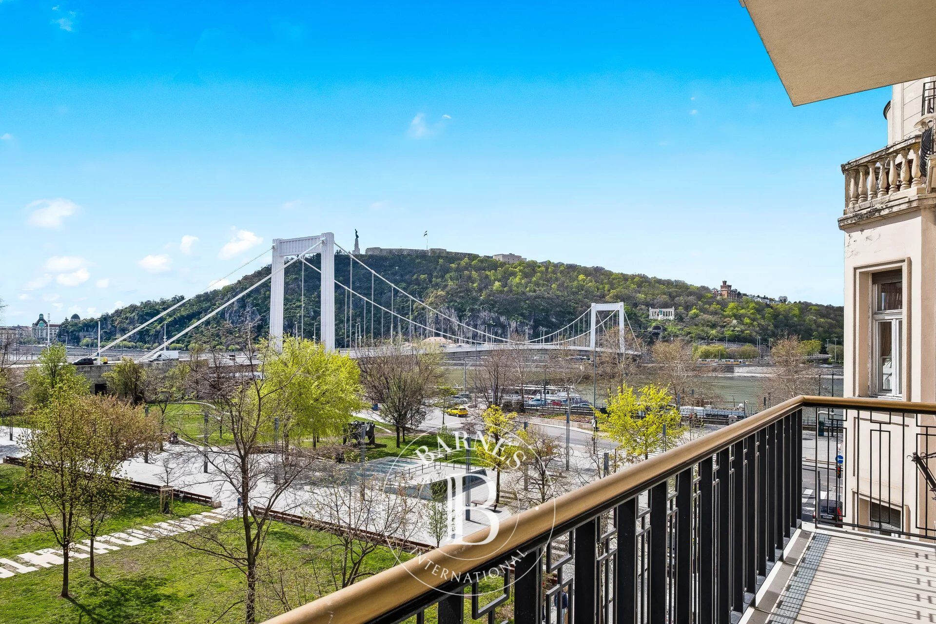 Palace M15 Residence - Panoramic Danube-View Luxury Residences in the Heart of Budapest - picture 1