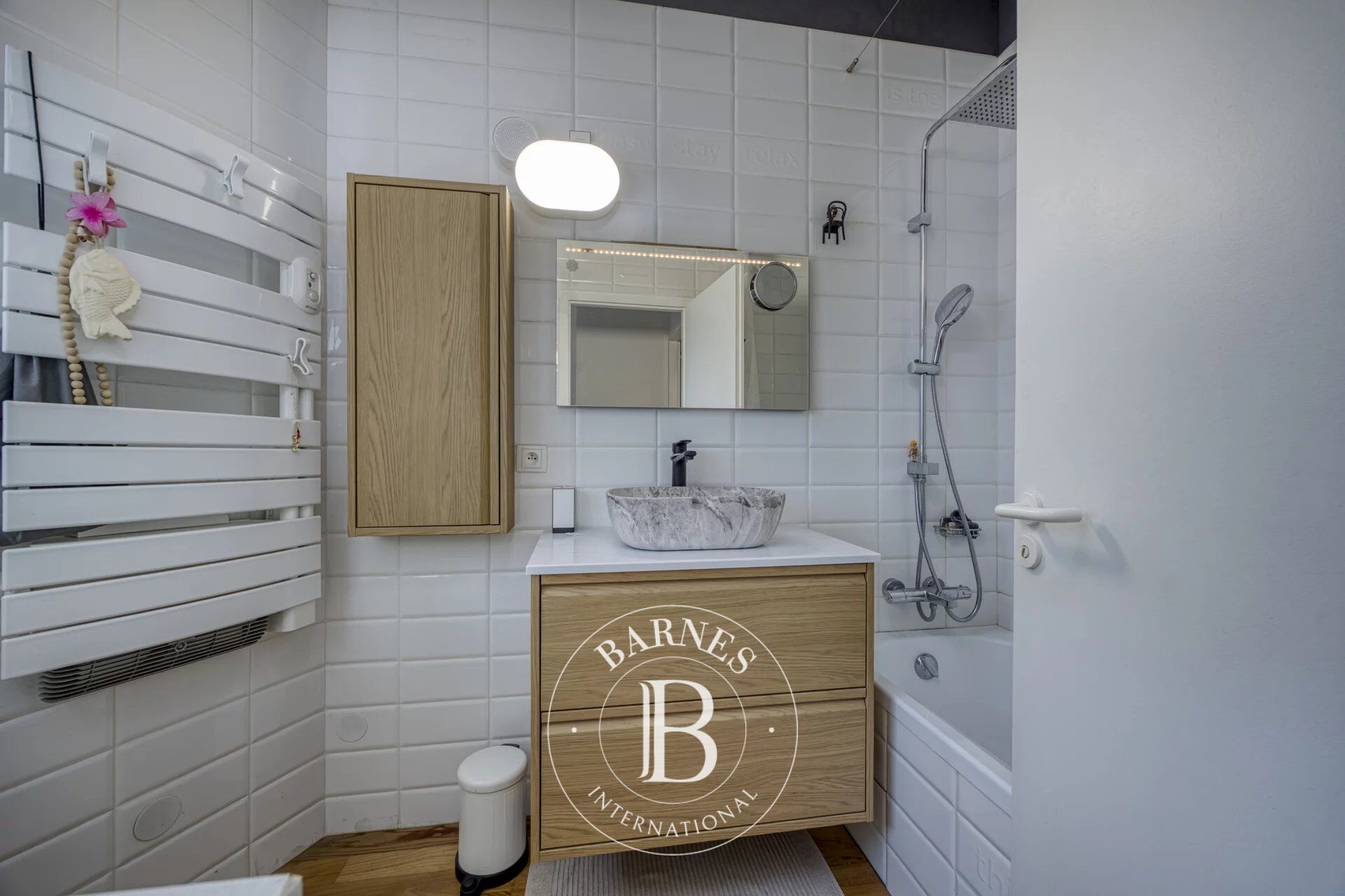 Ev Bonne - picture 19