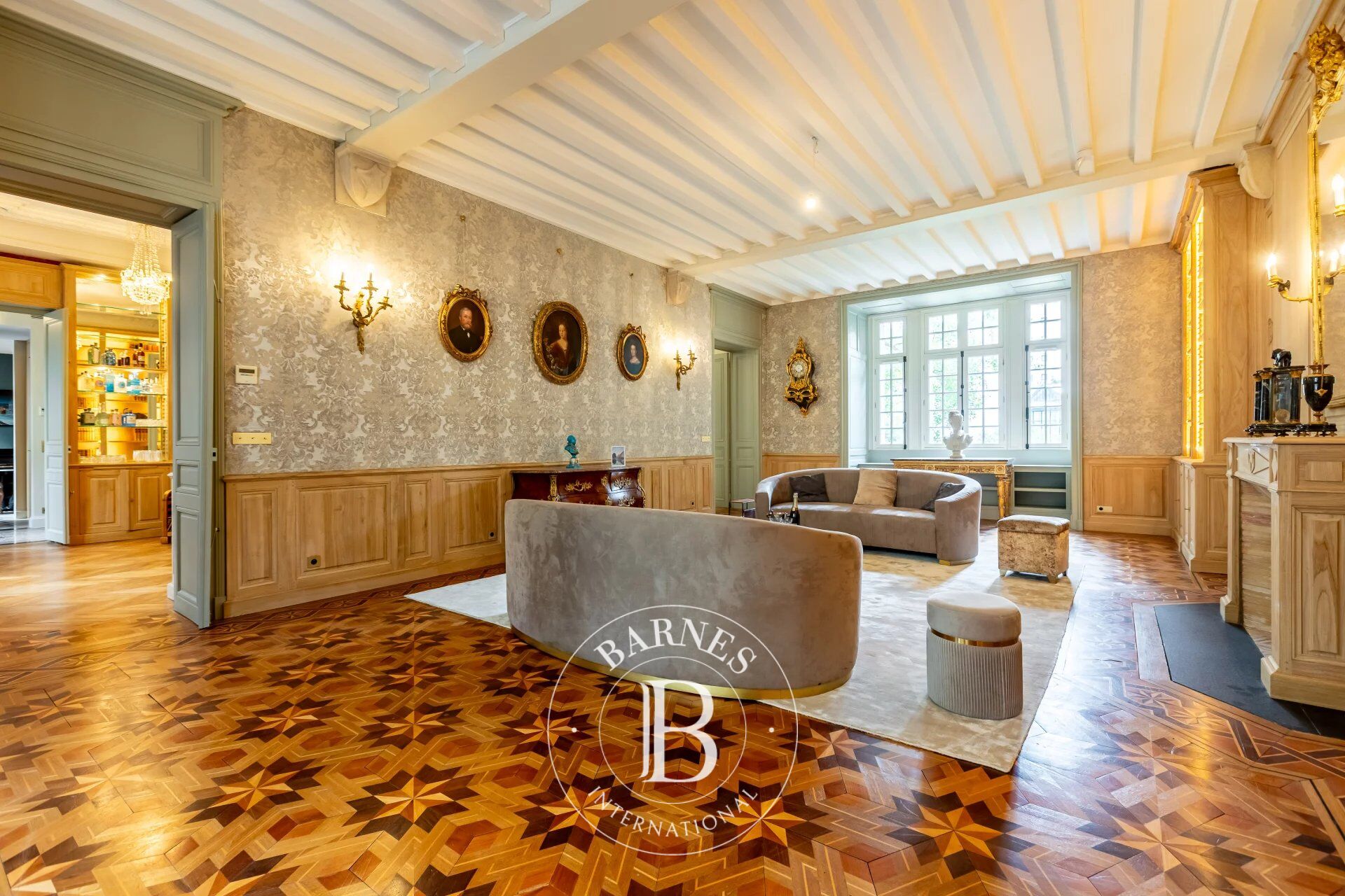 For Rent, Mansion Paris 16ème - picture 6