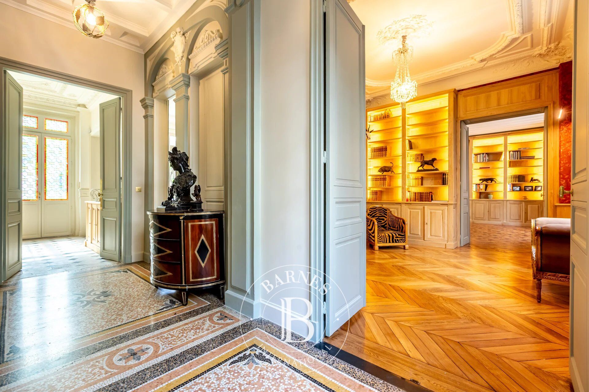 For Rent, Mansion Paris 16ème - picture 4