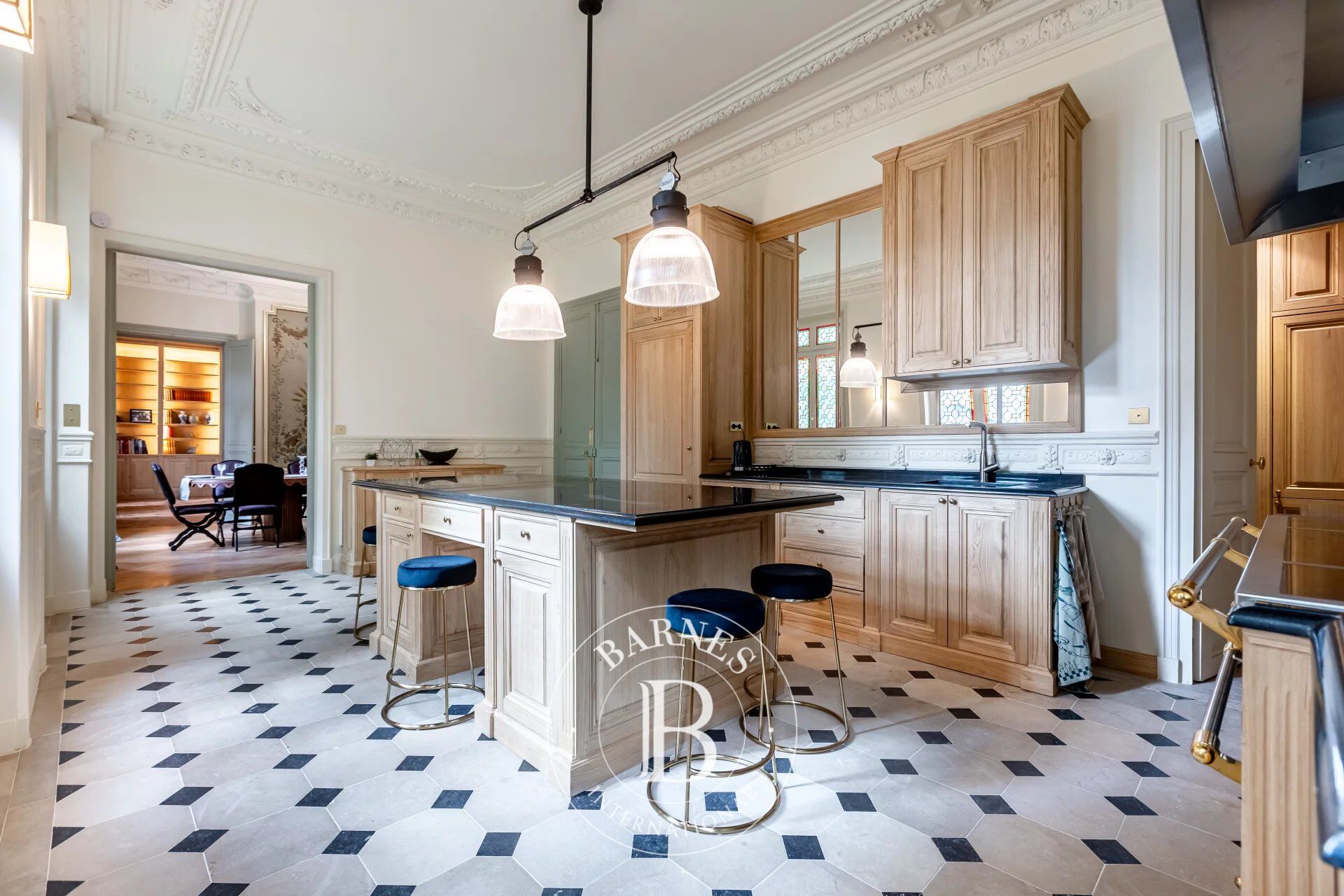 For Rent, Mansion Paris 16ème - picture 10