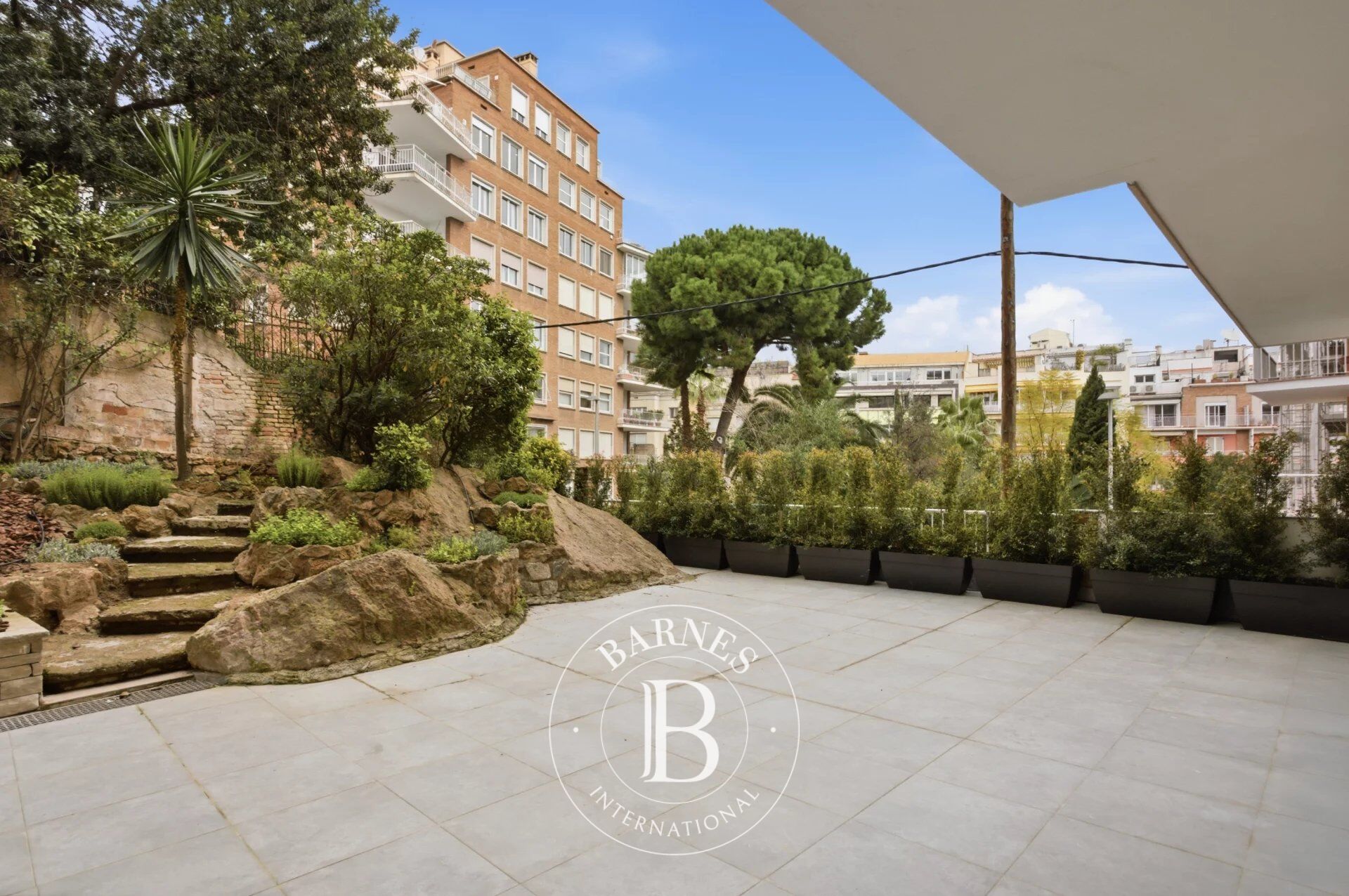 Exceptional apartment with terrace in the prestigious Sarrià - Sant Gervasi district - picture 2