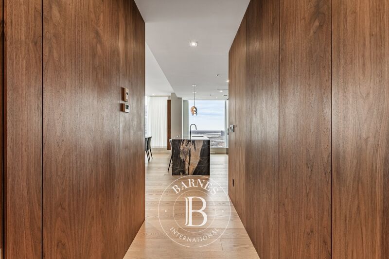 For Sale Apartment | Montréal (Ville-Marie) - picture 2