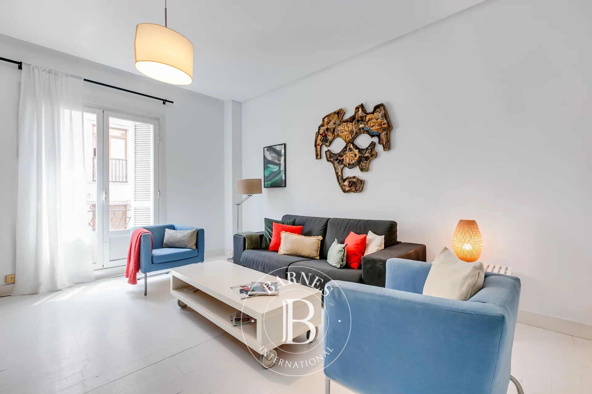 Madrid – City Center | Furnished exterior apartment with 1 en-suite bedroom and 2 balconies overlooking Fuencarral Street - picture 3
