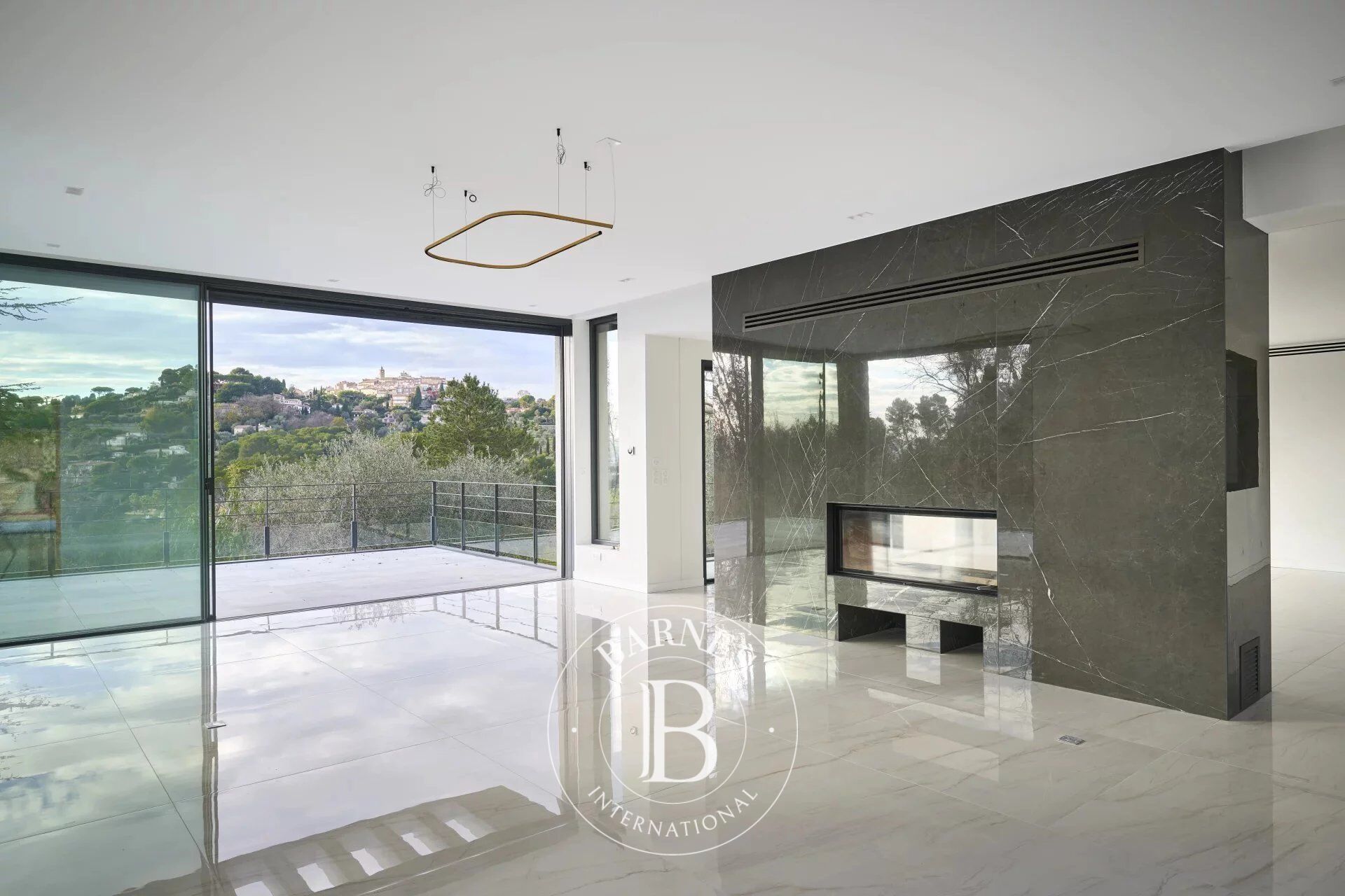 Ev Mougins - picture 9