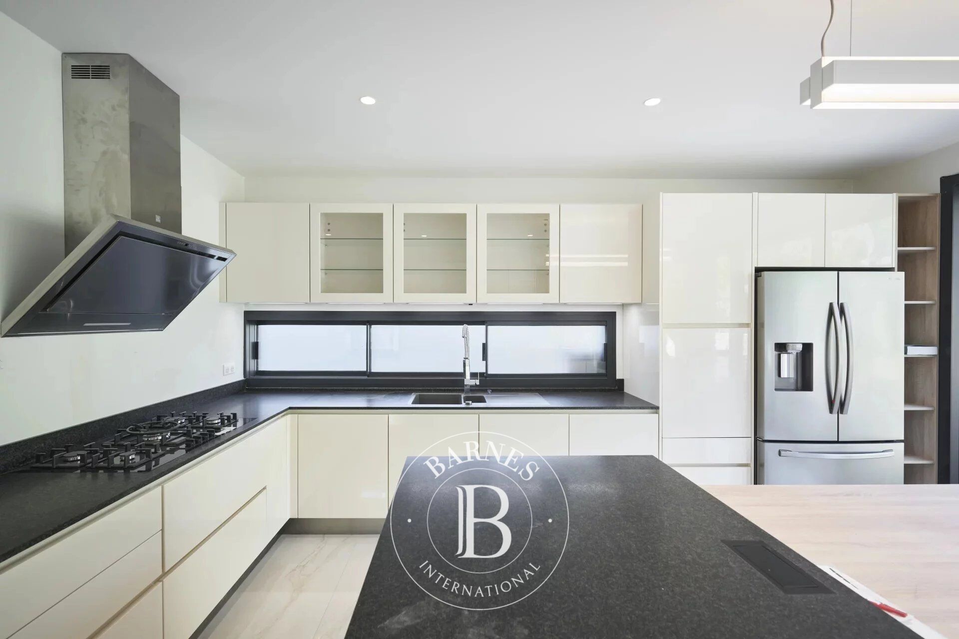 Ev Mougins - picture 7