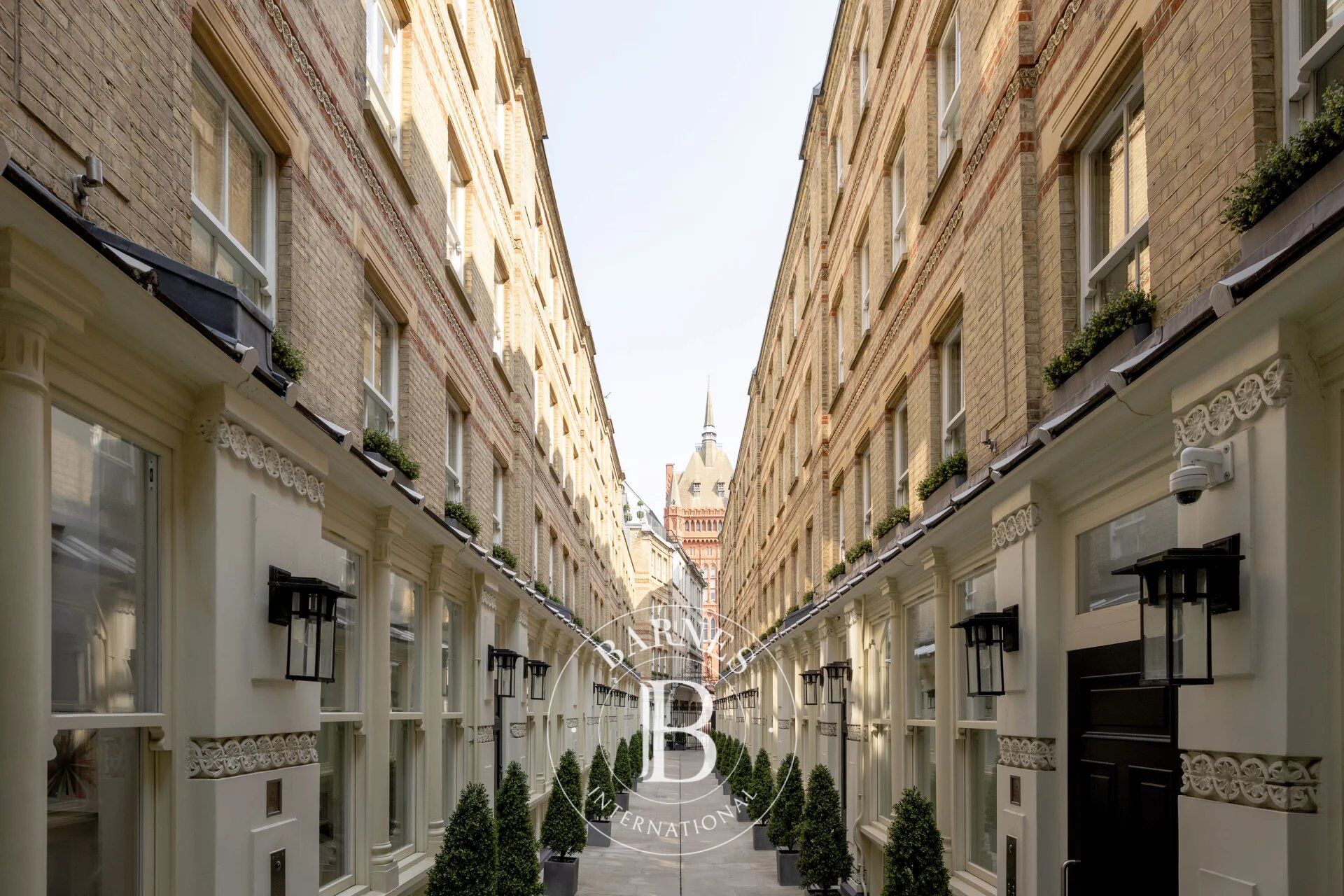 Pinks Mews, Holborn - picture 3