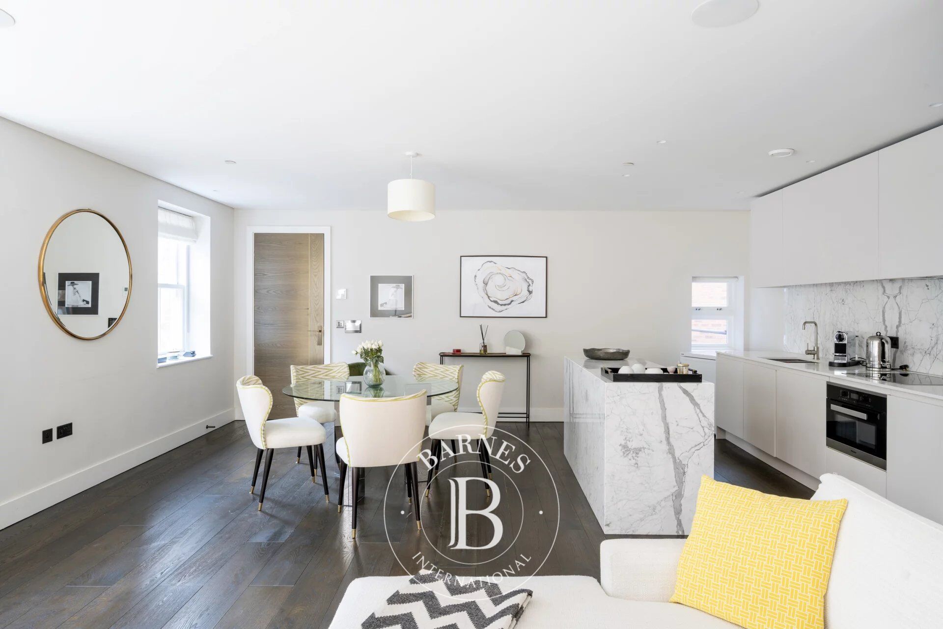 Pinks Mews, Holborn - picture 2