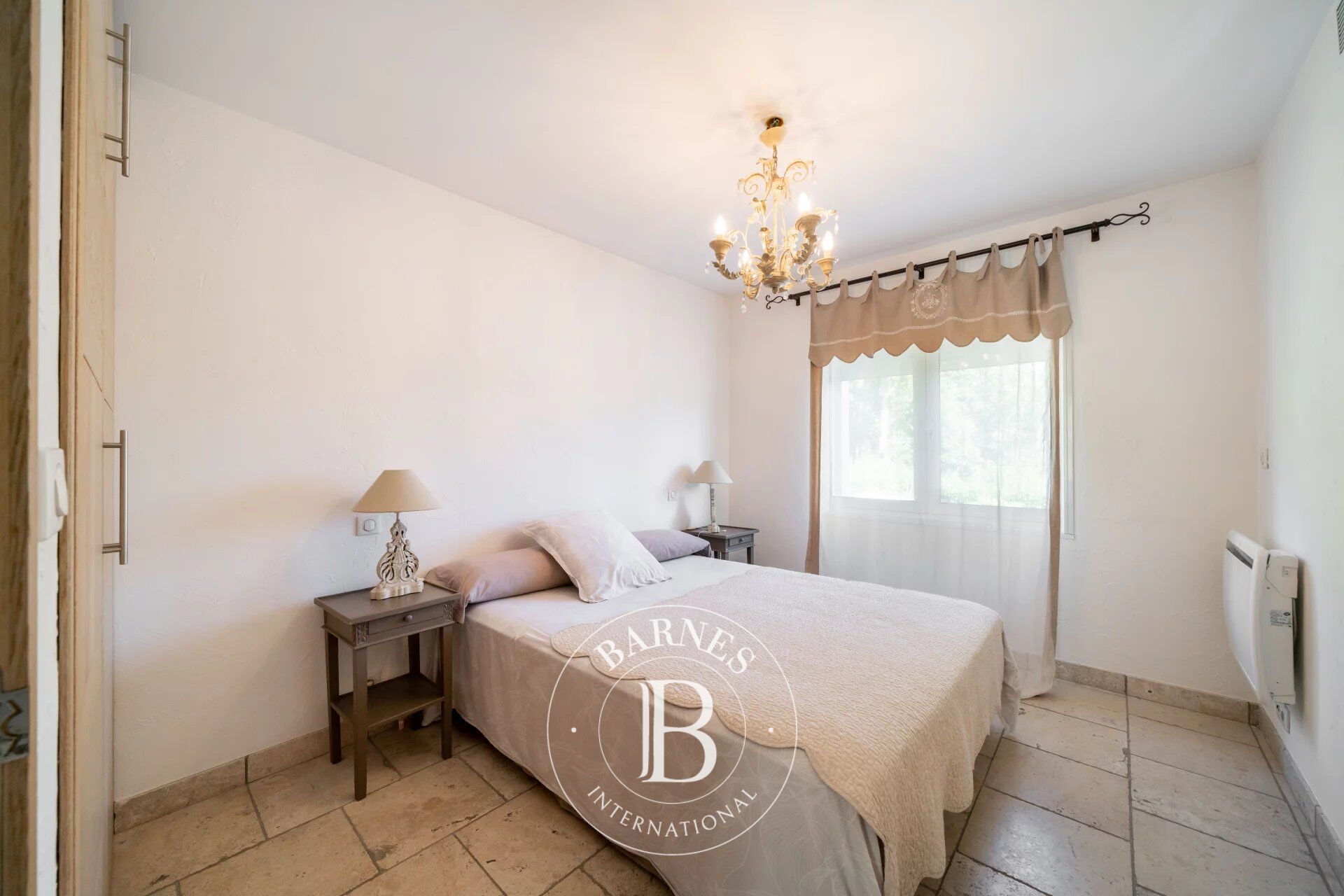 Ev Mougins - picture 18