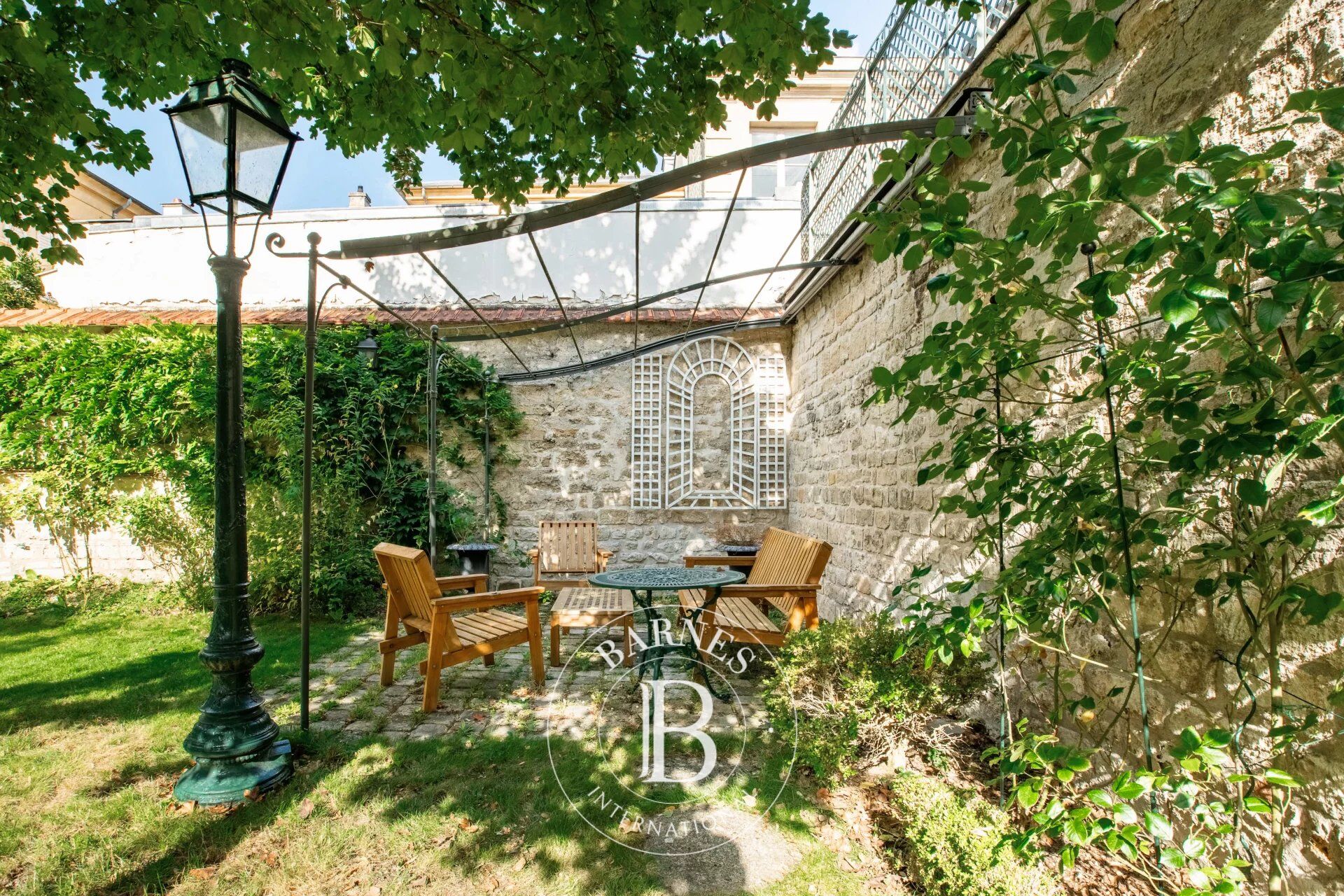 Rare-Saint Germain en laye-3'RER A -Propriété de charme-7 chambres - picture 2