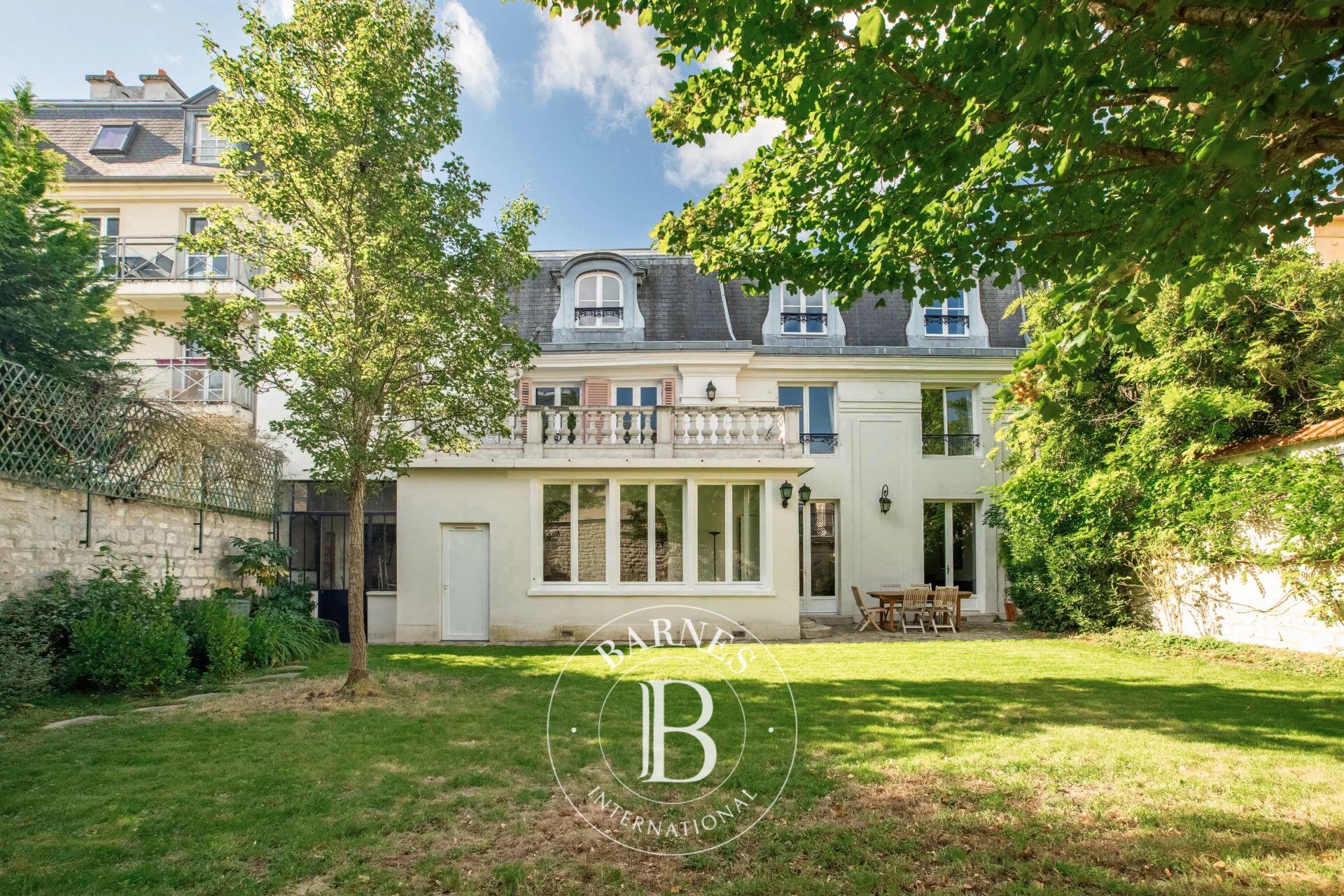 Rare-Saint Germain en laye-3'RER A -Propriété de charme-7 chambres - picture 1