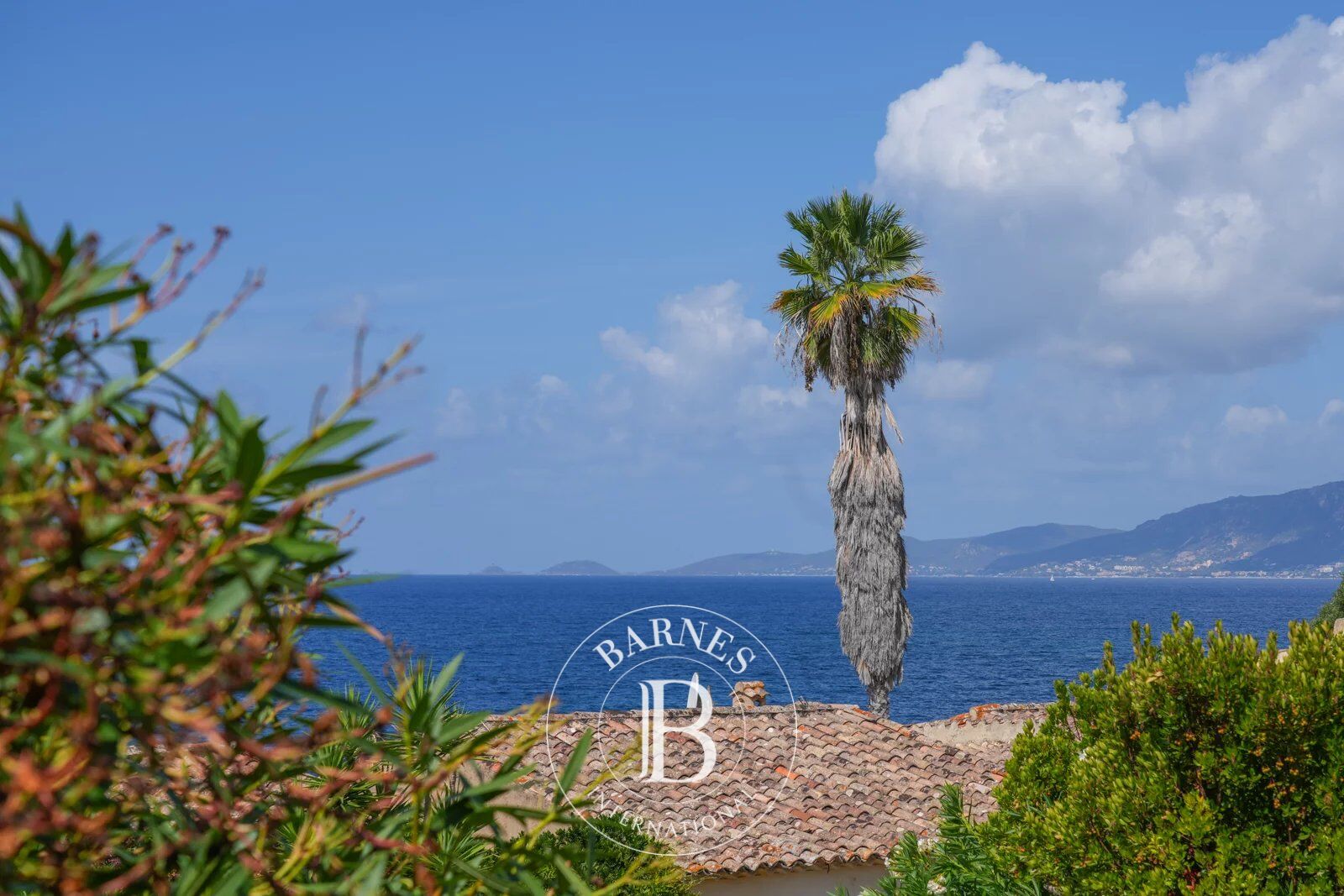 Rive Sud Ajaccio, Porticcio, Villa type Bastide, 6 chambres, vue mer panoramique, plage à pied - picture 2