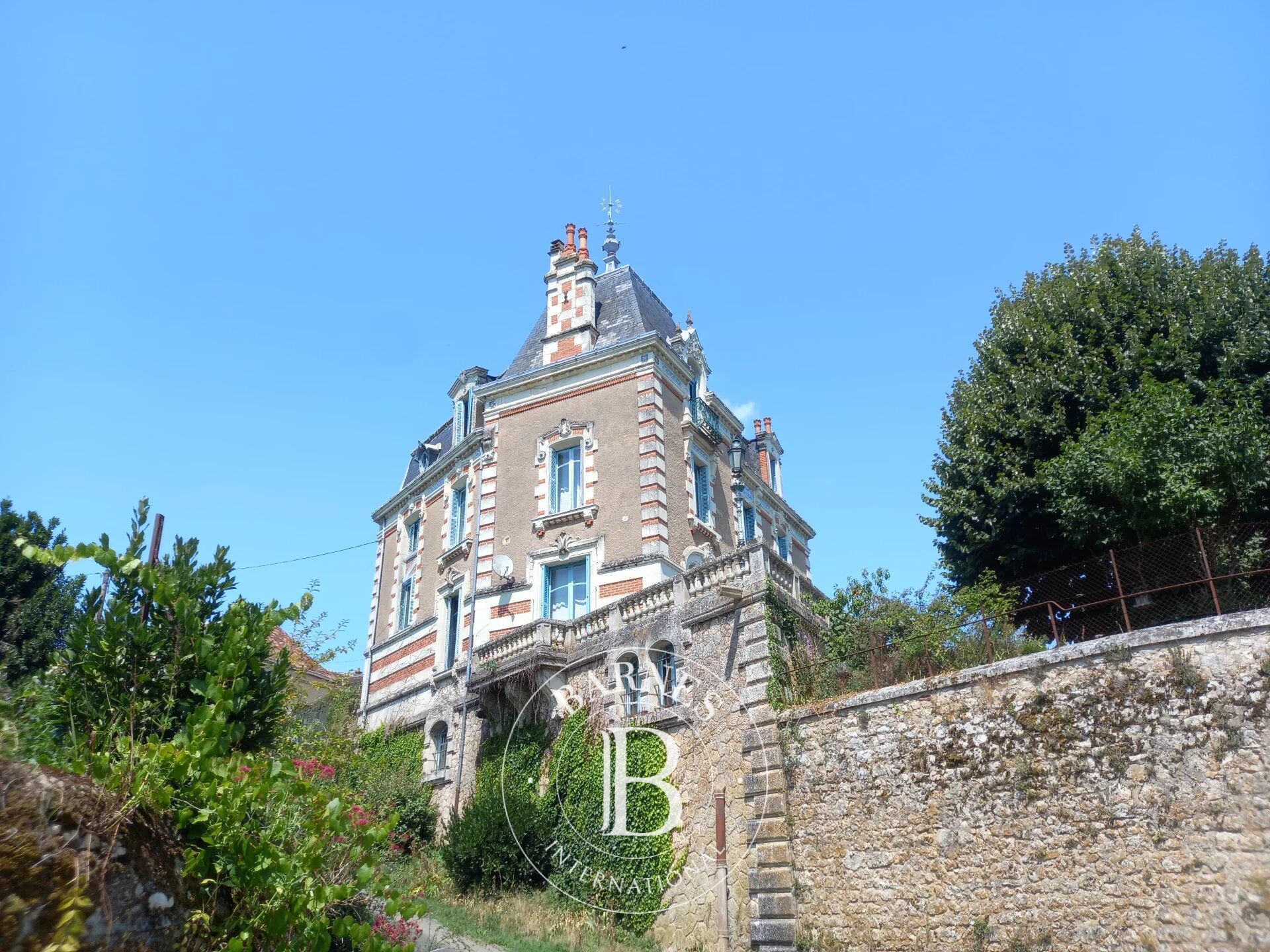 Mansion Vicq-sur-Gartempe - picture 1