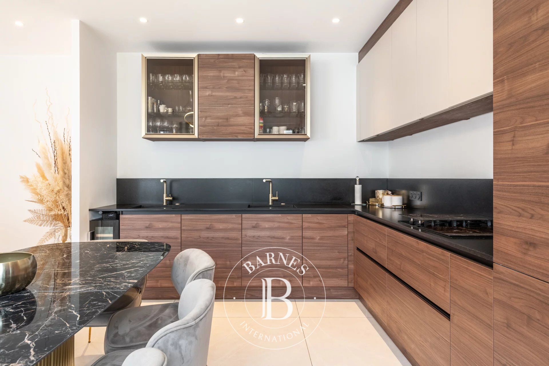 Lyon 6 - Appartement de 83,93 m² - 3 chambres - 1 balcon - 1 place de parking - picture 2