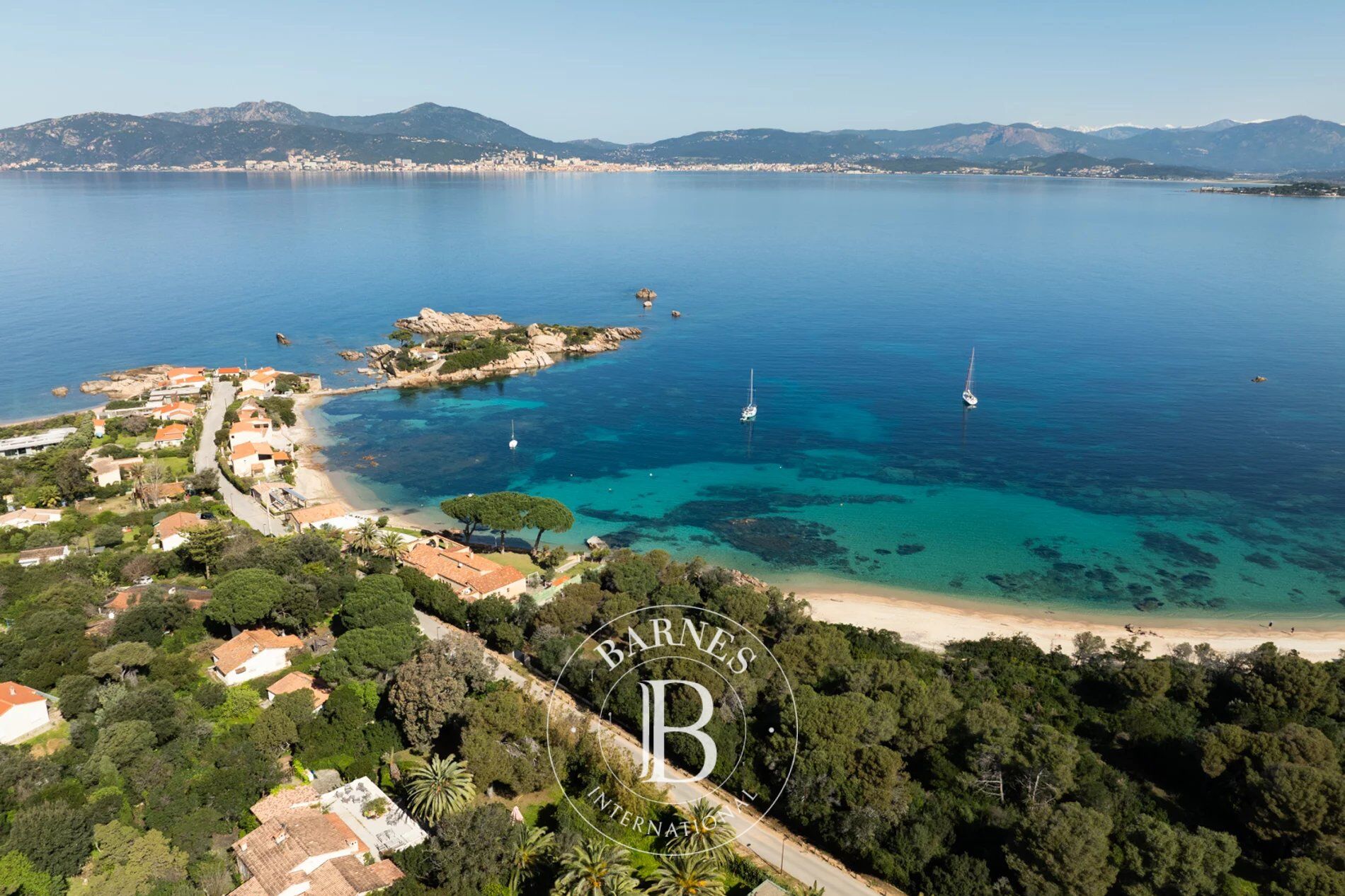 Pietrosella, Isolella Peninsula, Villa, 3 bedrooms, pool, sea glimpse, close to the beach and Porticcio - picture 1