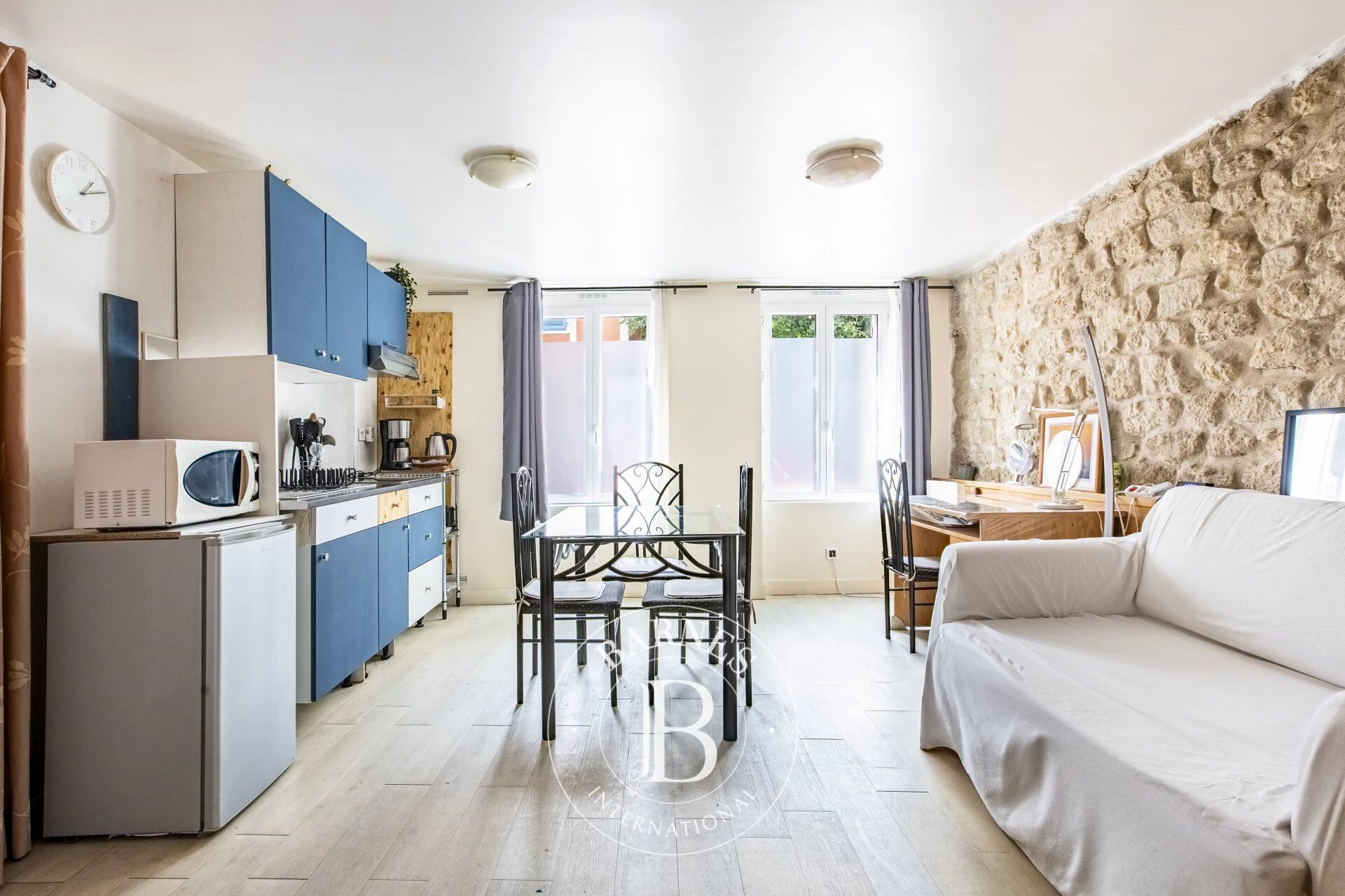 EXCLUSIVITE - GERMAIN-EN-LAYE - CENTRE VILLE - GRAND STUDIO - CAVE - picture 2