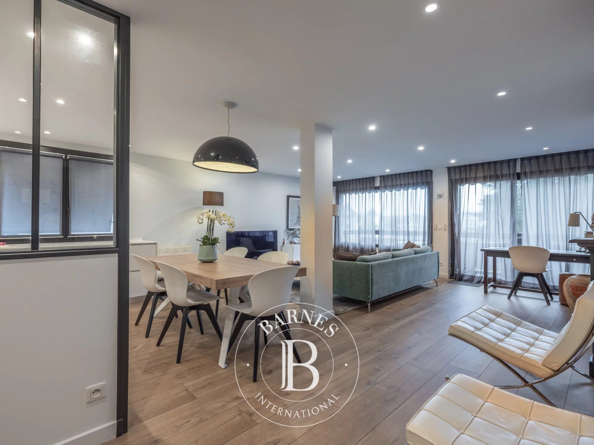 BARNES ANNECY - LAST FLOOR APARTMENT - CLOSE TO AMENITIES - picture 2