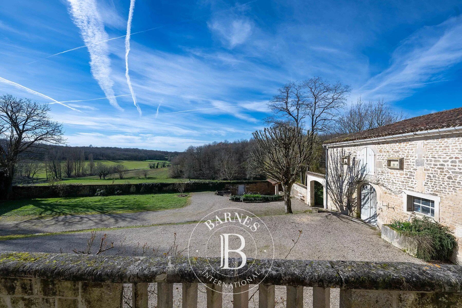 Domaine en pleine nature - Ancienne propriété viticole de 5,8 hectares - picture 2