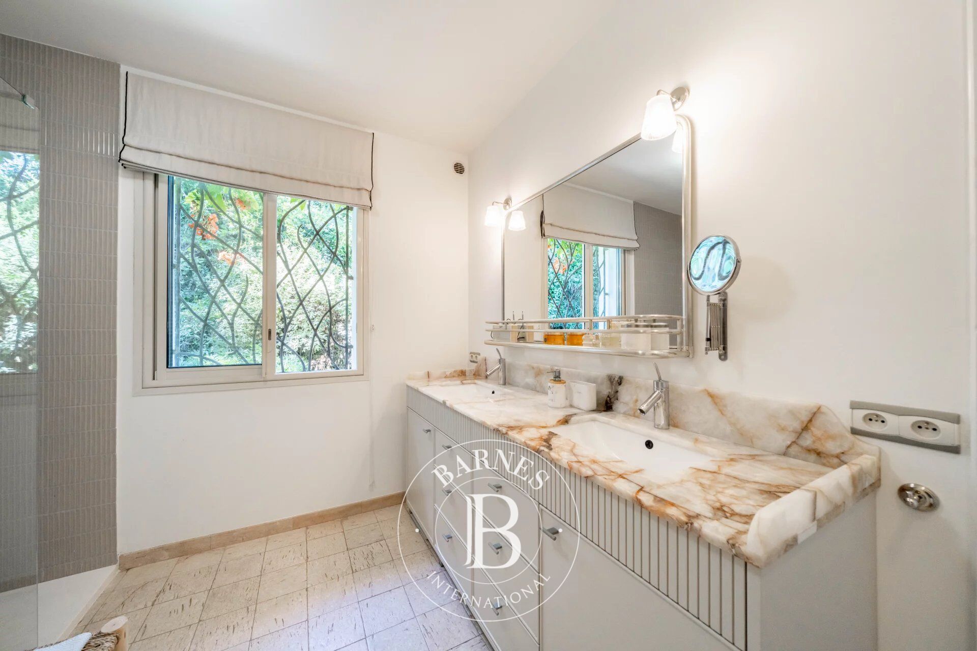 Ev Mougins - picture 8