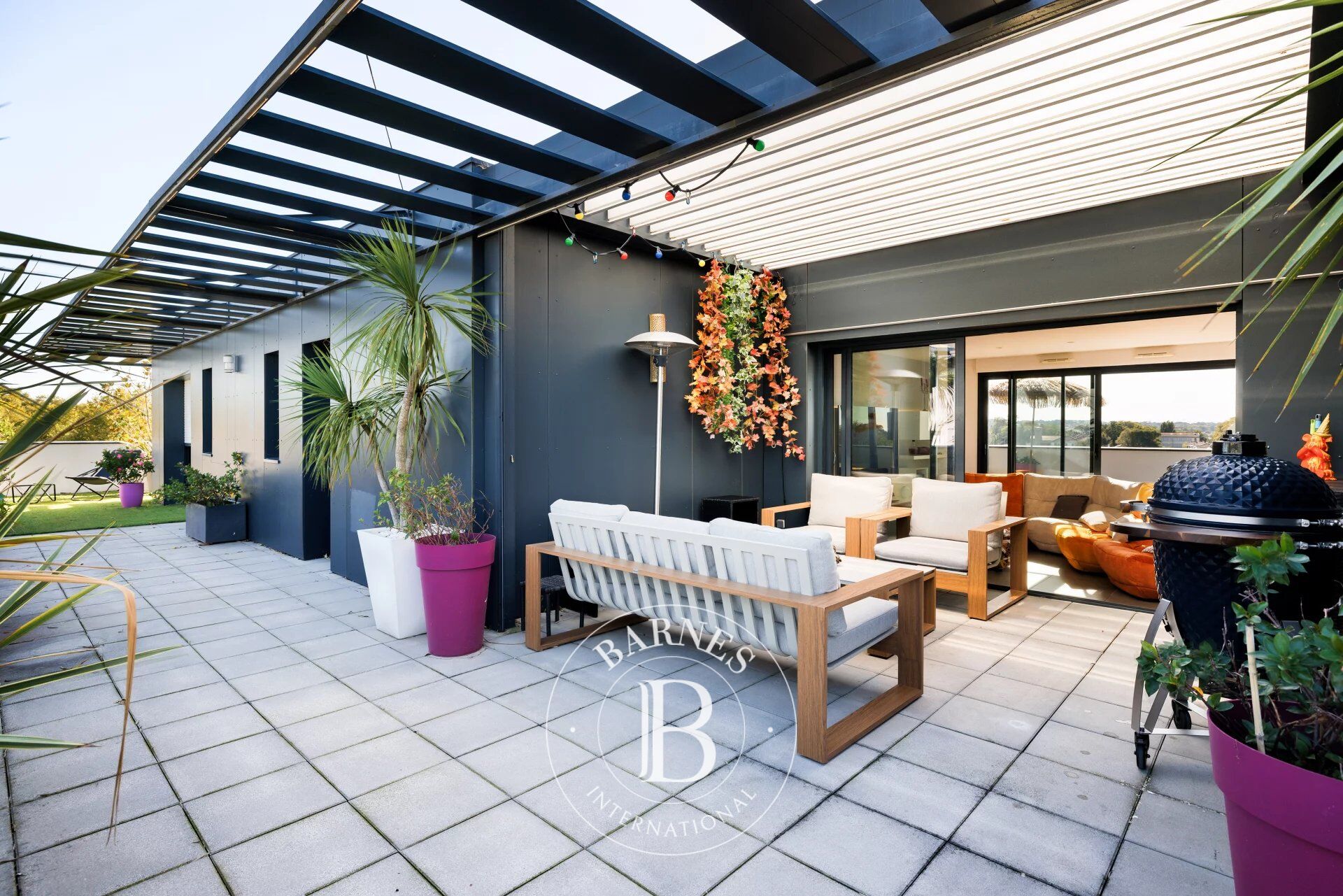 BAYONNE LES ARÈNES, APPARTEMENT AVEC VASTE TERRASSE, DERNIER ÉTAGE - picture 3