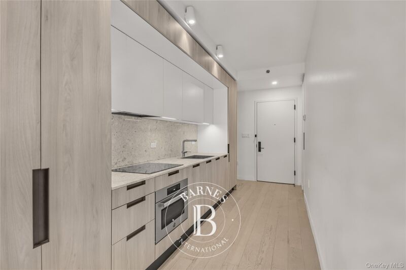 For Sale, Apartment New York - picture 3