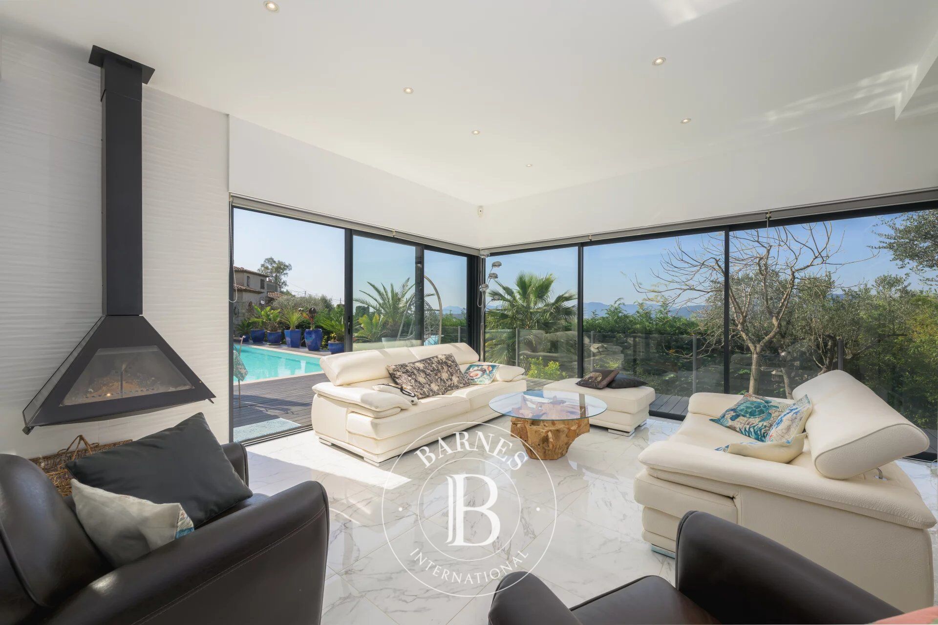 MOUGINS – VUE MER & ESTÉREL – VILLA CONTEMPORAINE RÉCENTE - picture 3