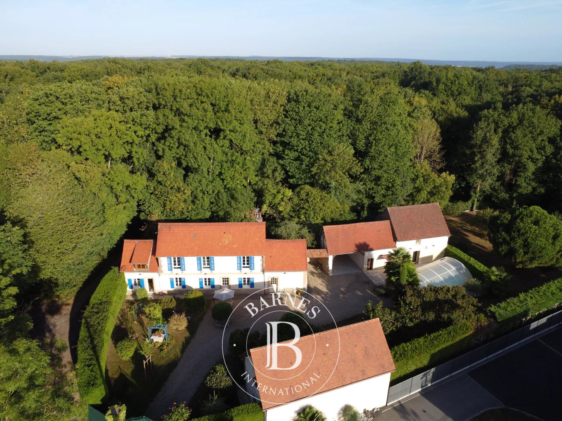 Charming property – 3 dwellings – Swimming pool - picture 1