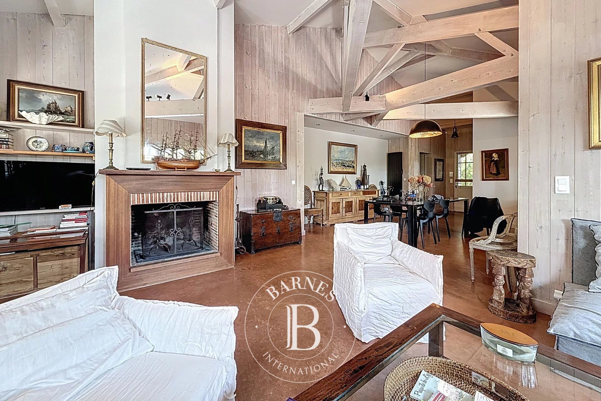 VILLA DE CHARME AVEC PISCINE AU CŒUR DE LA NATURE, SECTEUR DES VALLONS DU FERRET – PRESQU’ÎLE DU CAP FERRET - picture 3