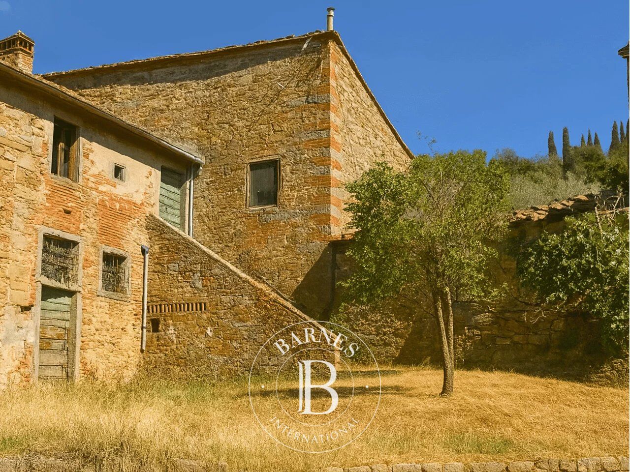 Panoramic Farmhouse to Renovate in Montecchio (Cortona) - picture 3