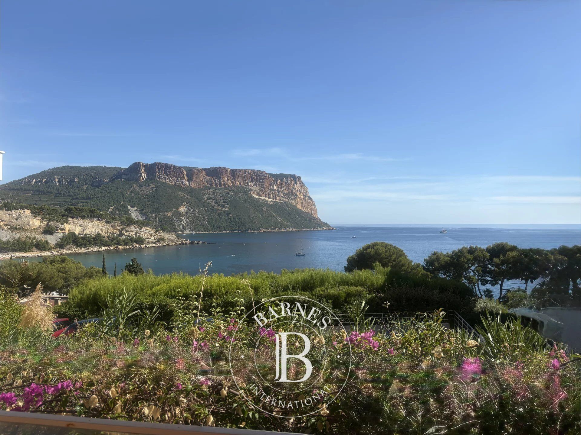 VENTE - CASSIS - APPARTEMENT 3 CHAMBRES - GRANDE TERRASSE - VUE MER ET CAP CANAILLE - picture 1