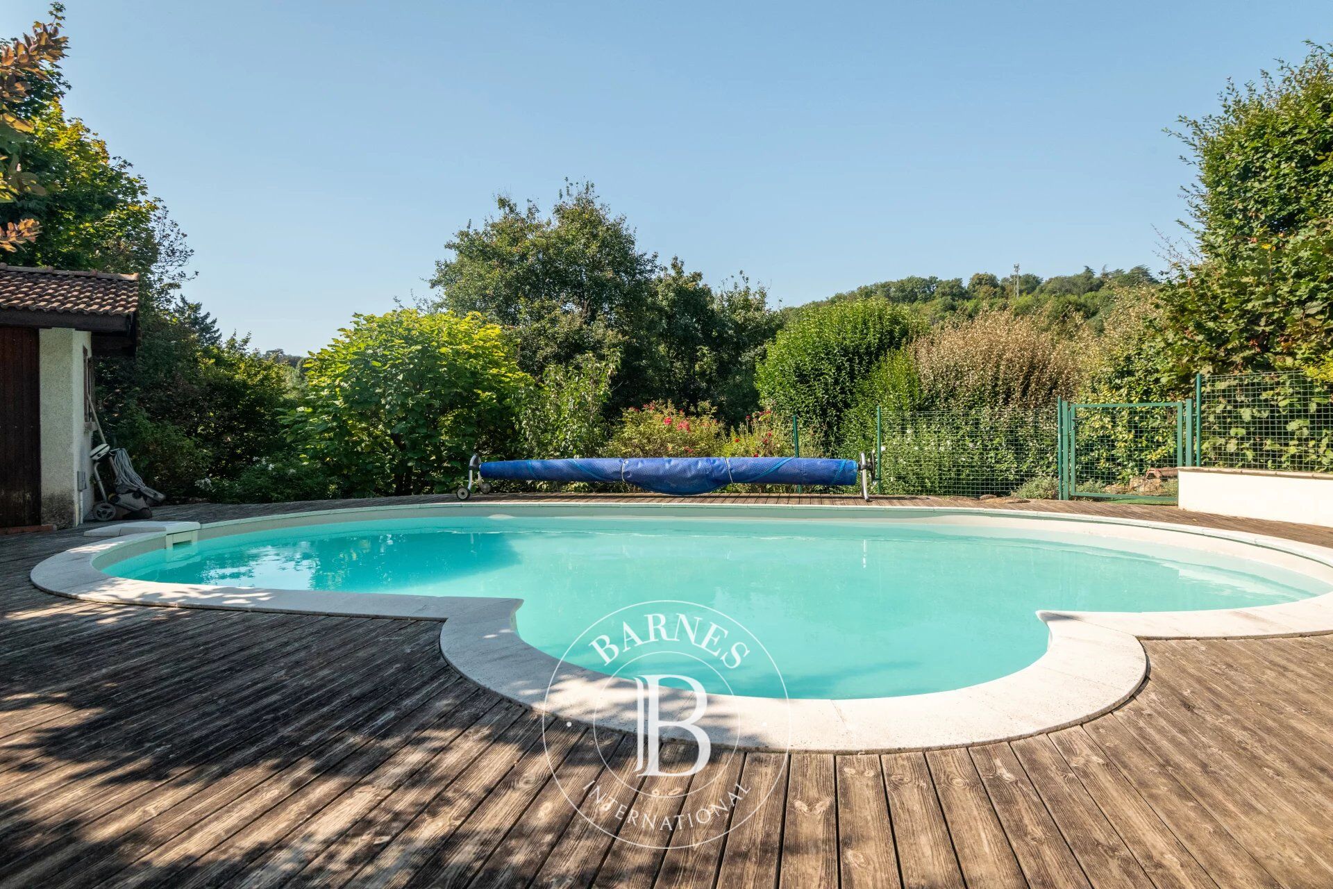 FRANCHEVILLE-LE-HAUT - Maison familiale d'environ 198 m² - Terrain de 1894  m²  avec piscine - 5 chambres - picture 3