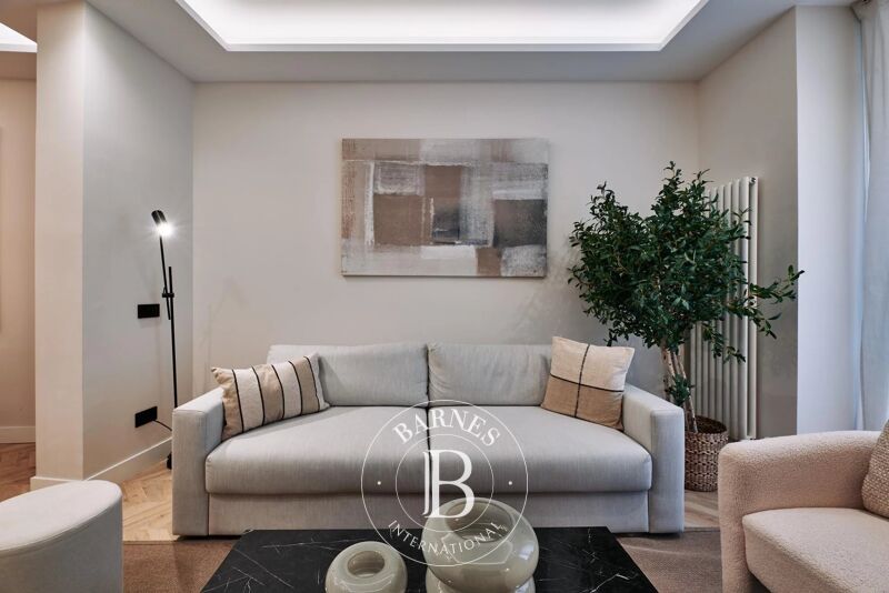 Renovated flat in Sol